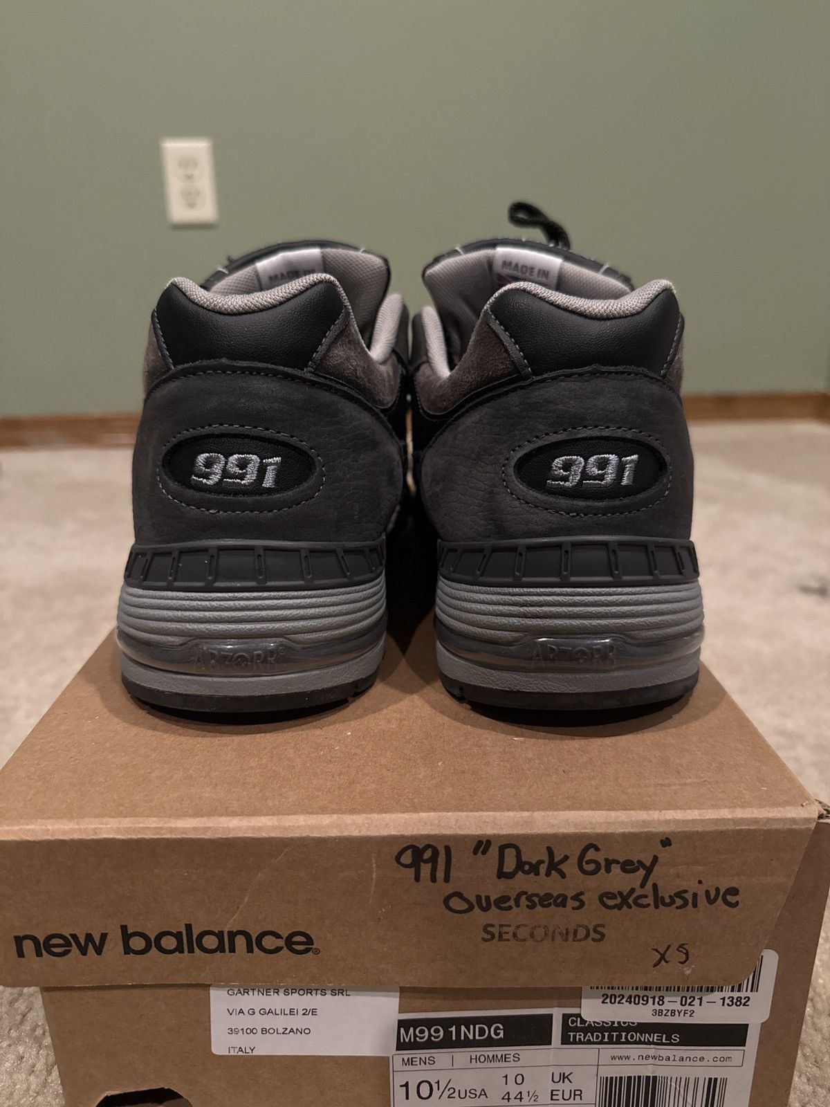 New balance 991 “dark grey” overseas exclusive