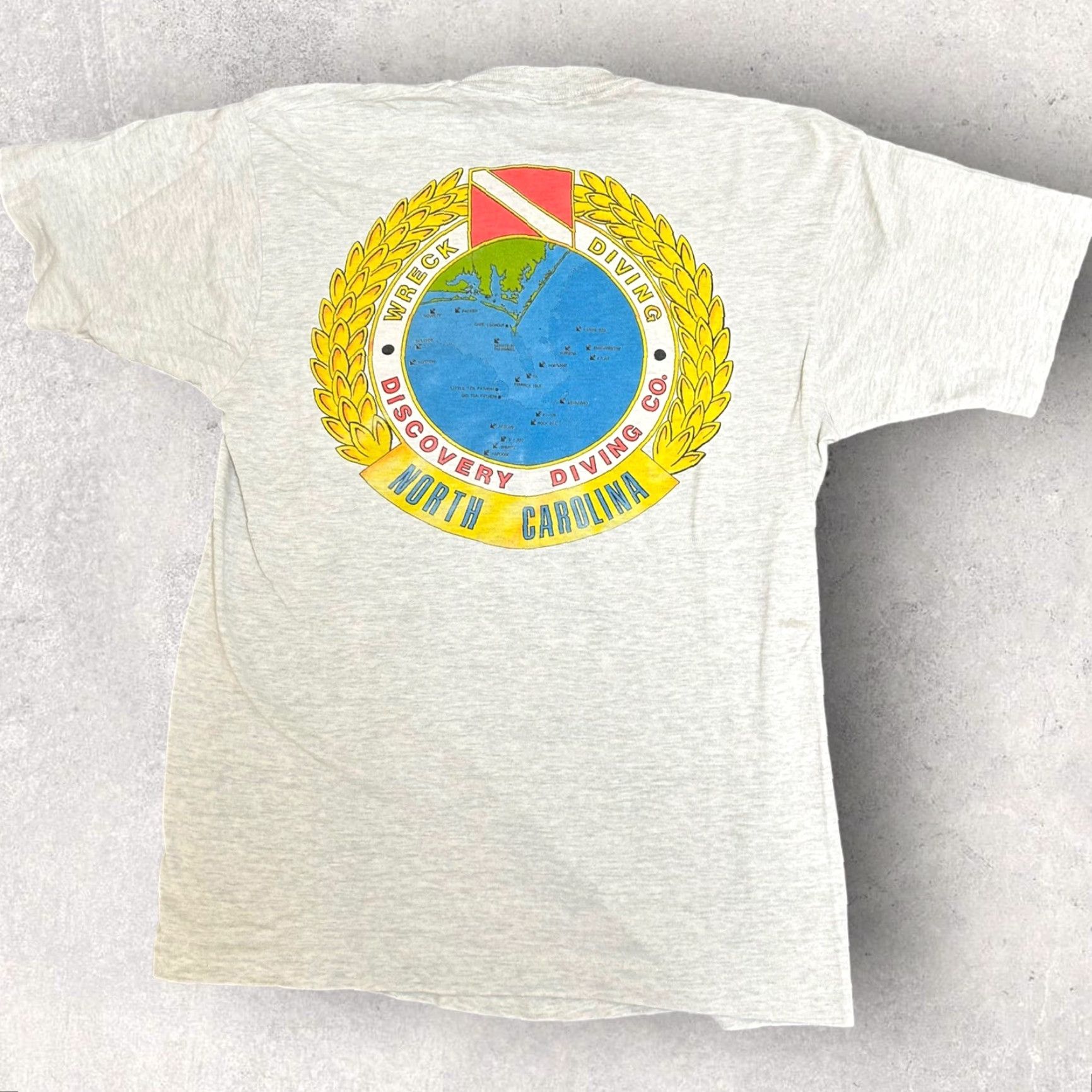 Fruit Of The Loom VINTAGE Scuba Diving Club Single Stitch T Shirt Gray Small Mens S Cotton Graphic Tee 1990s Size US S / EU 44-46 / 1 - 2 Thumbnail