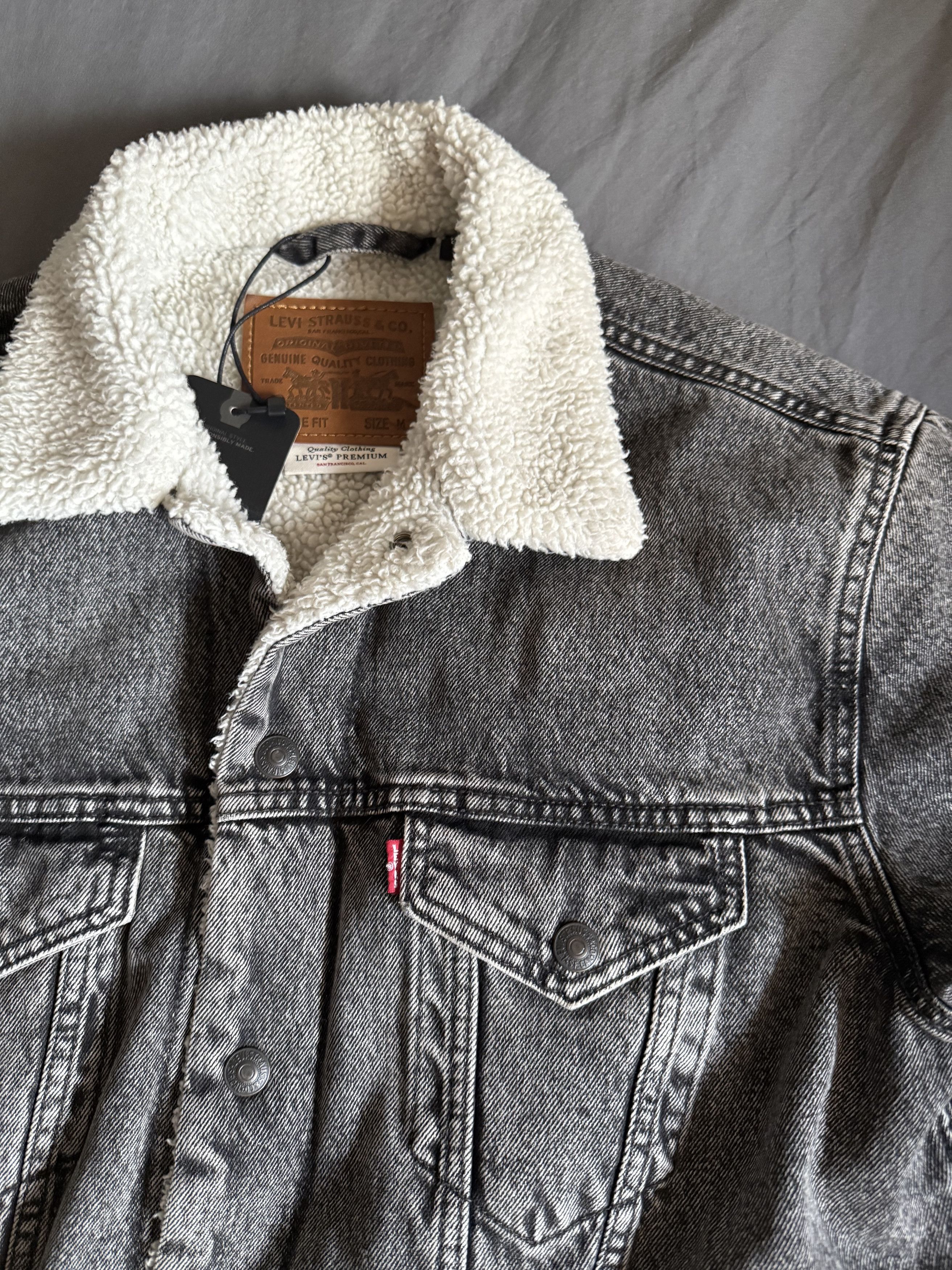 Levi's Levi’s Men’s Sherpa Trucker Jean Jacket Denim $128 Size US L / EU 52-54 / 3 - 1 Thumbnail