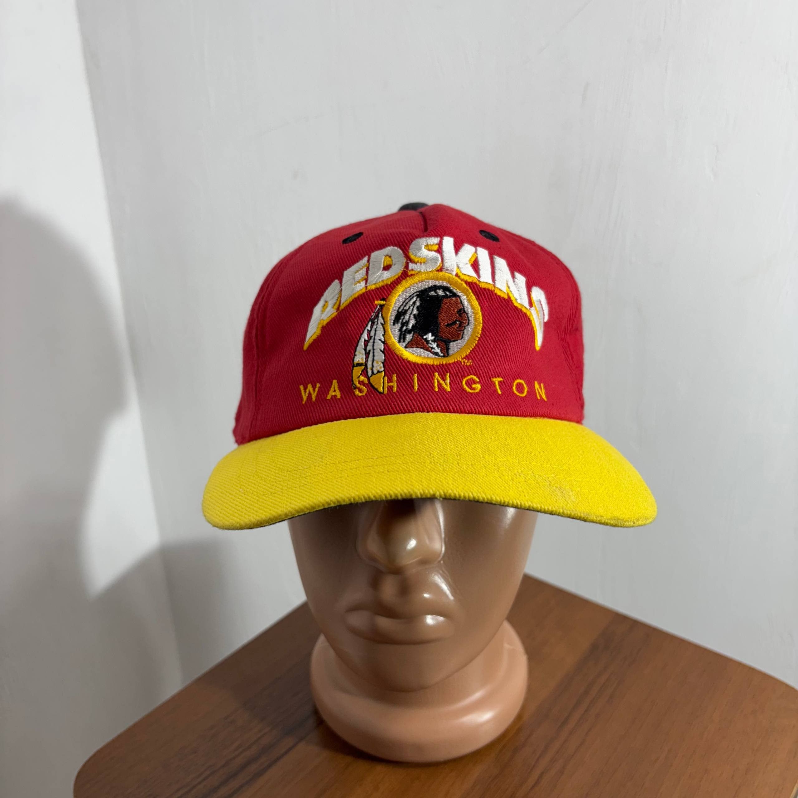Vintage VINTAGE 90s NFL Washington Redskins Red Yellow Snapback Cap Size ONE SIZE - 2 Thumbnail