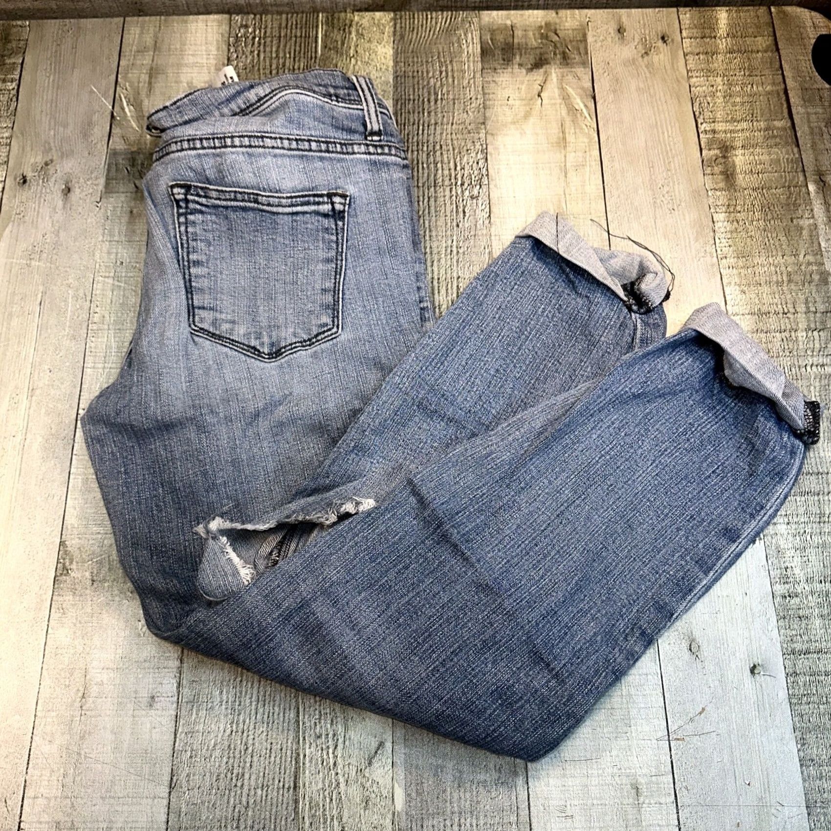 Vintage VINTAGE Sneak Peek Kapri Capri Jeans Women 5 Blue Distressed Capris 5-Pocket Design Mid Rise Relaxed Fit Jeans Women Blue Capris Capris Jeans Women Size 27" / US 4 / IT 40 - 3 Thumbnail