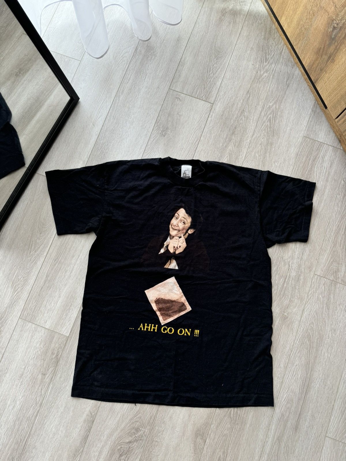 Japanese Brand Vintage 1996 Hat Trick Father Ted Mrs Doyle T-Shirt Size US L / EU 52-54 / 3 - 1 Thumbnail