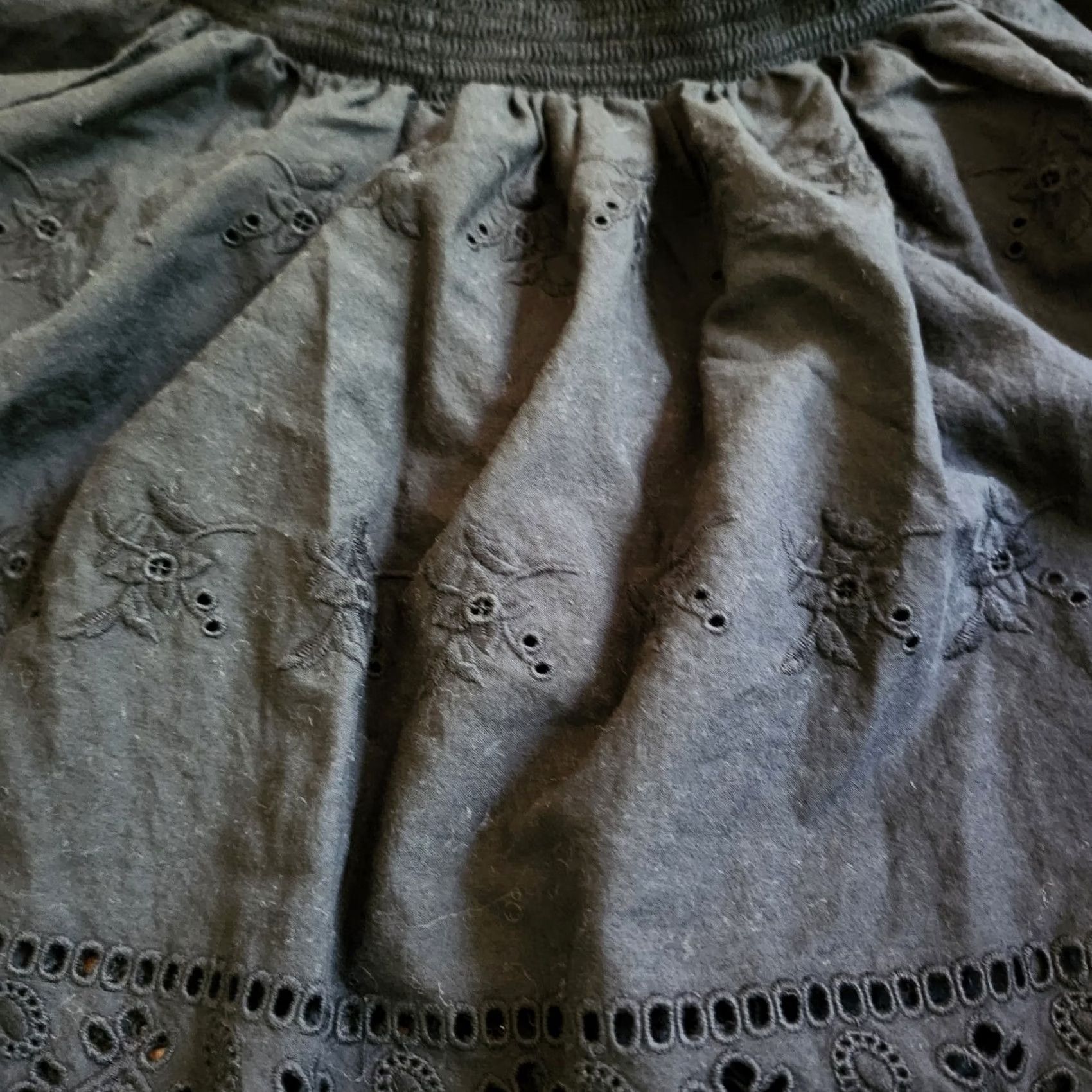 Forever 21 FOREVER 21 Blouse Women's Cropped Sleeveless Black Small Regular Size S Top Shirt Casual All Seasons Party/Cocktail Travel Mens Girls Women Size S / US 4 / IT 40 - 5 Thumbnail