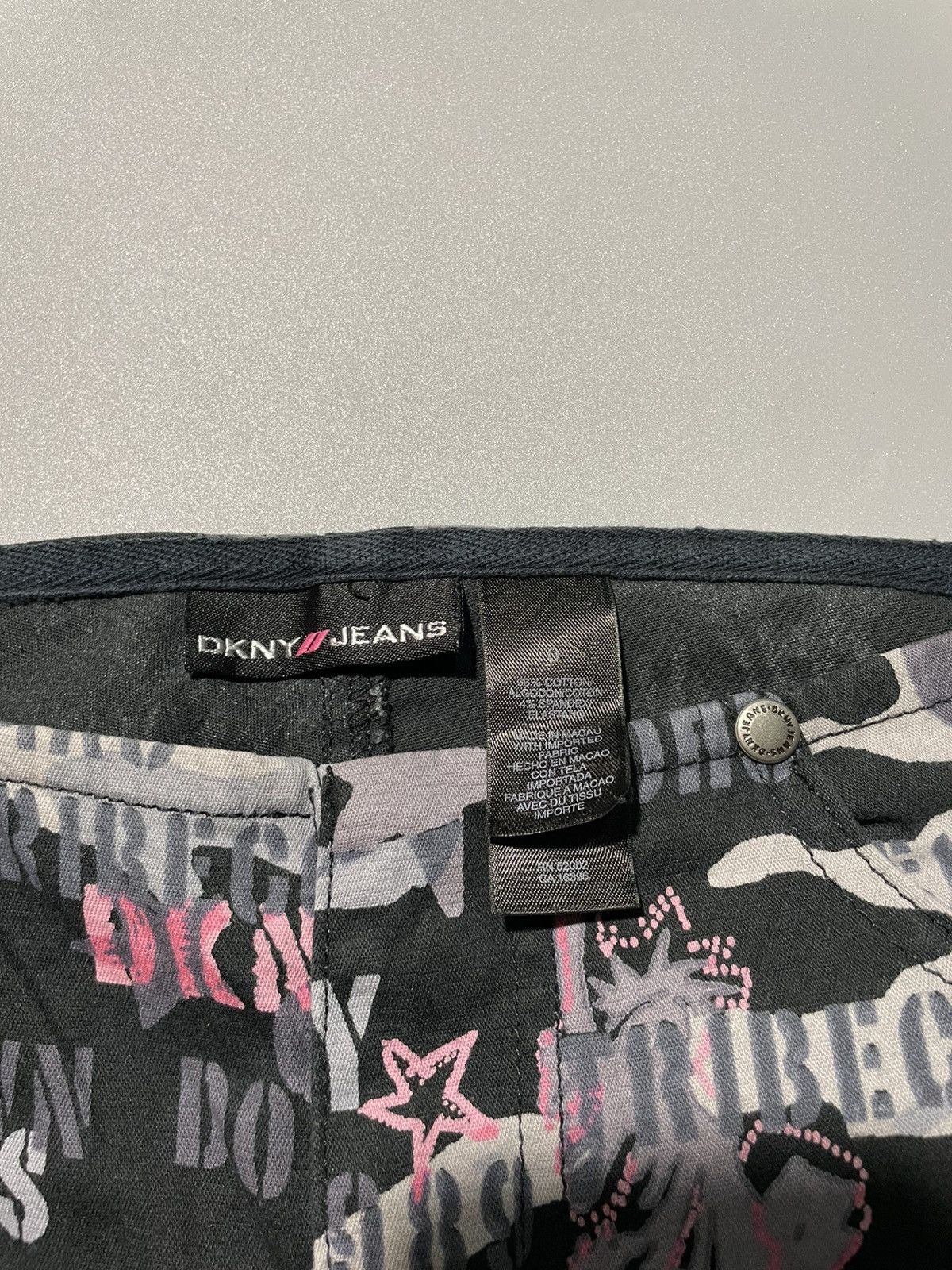 DKNY × Vintage Y2€ DKNY All Over Print Jeans Size 25" / US 0 / IT 36 - 4 Thumbnail