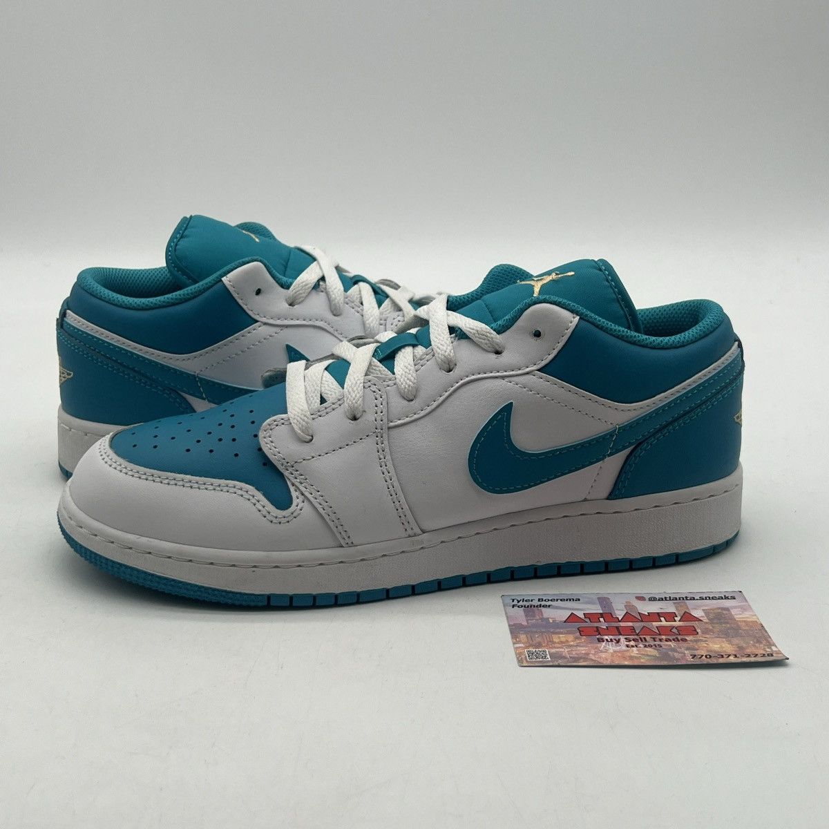 Nike Air Jordan 1 Low aquatone Size US 7 / EU 40 - 1 Thumbnail
