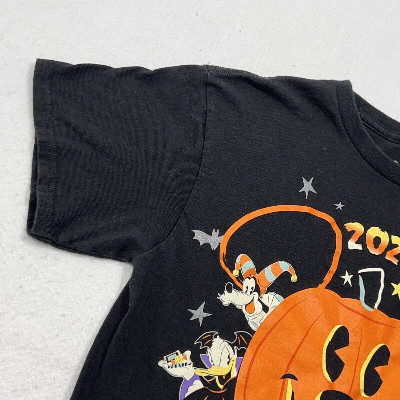 Disney Disney Parks Small 2020 Halloween Black Graphic T Shirt Size US S / EU 44-46 / 1 - 5 Thumbnail