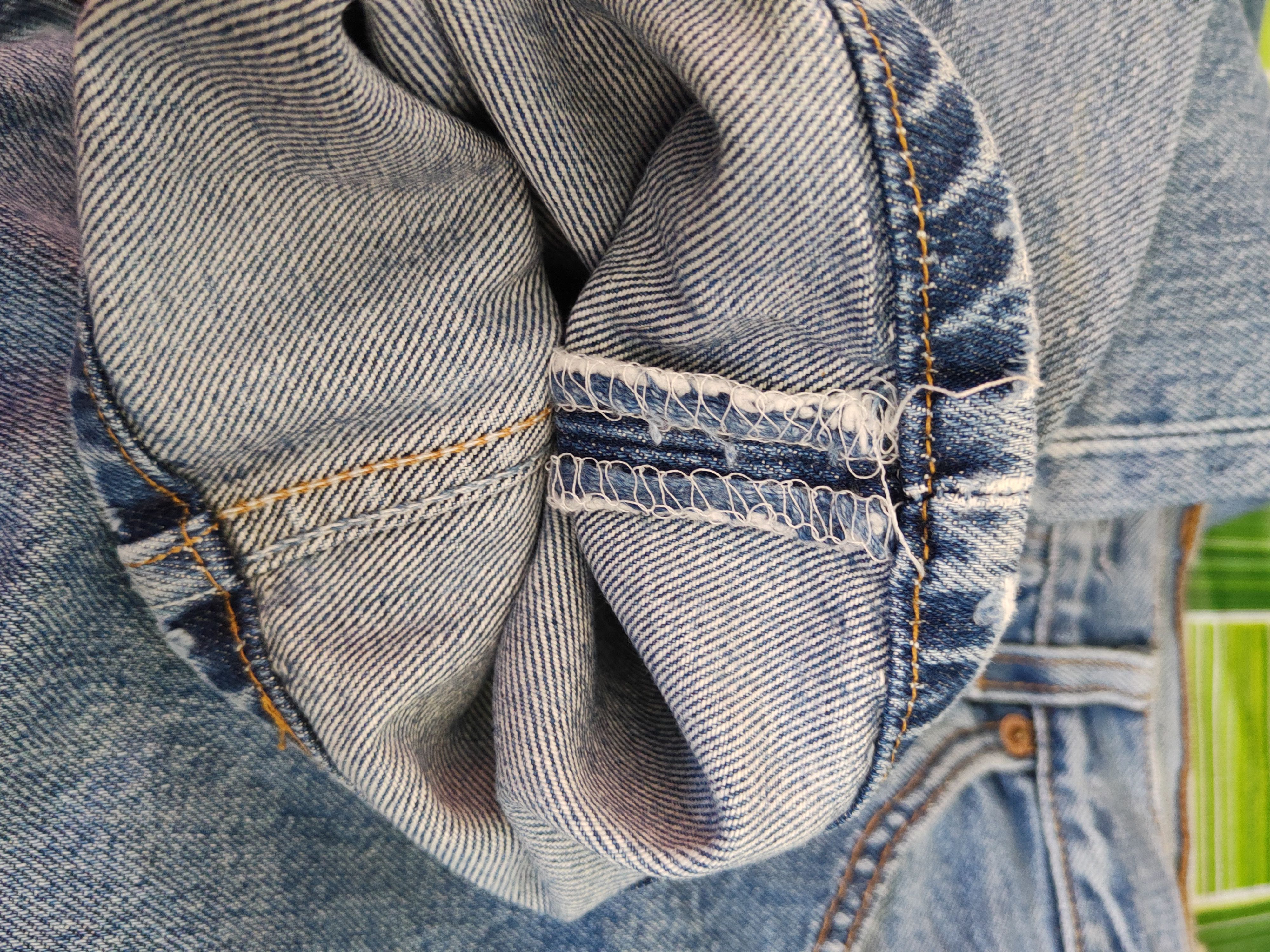Levi's 501 Levi's vintage faded Blue Distressed Ripped Jeans #S1645 Size US 31 - 14 Thumbnail