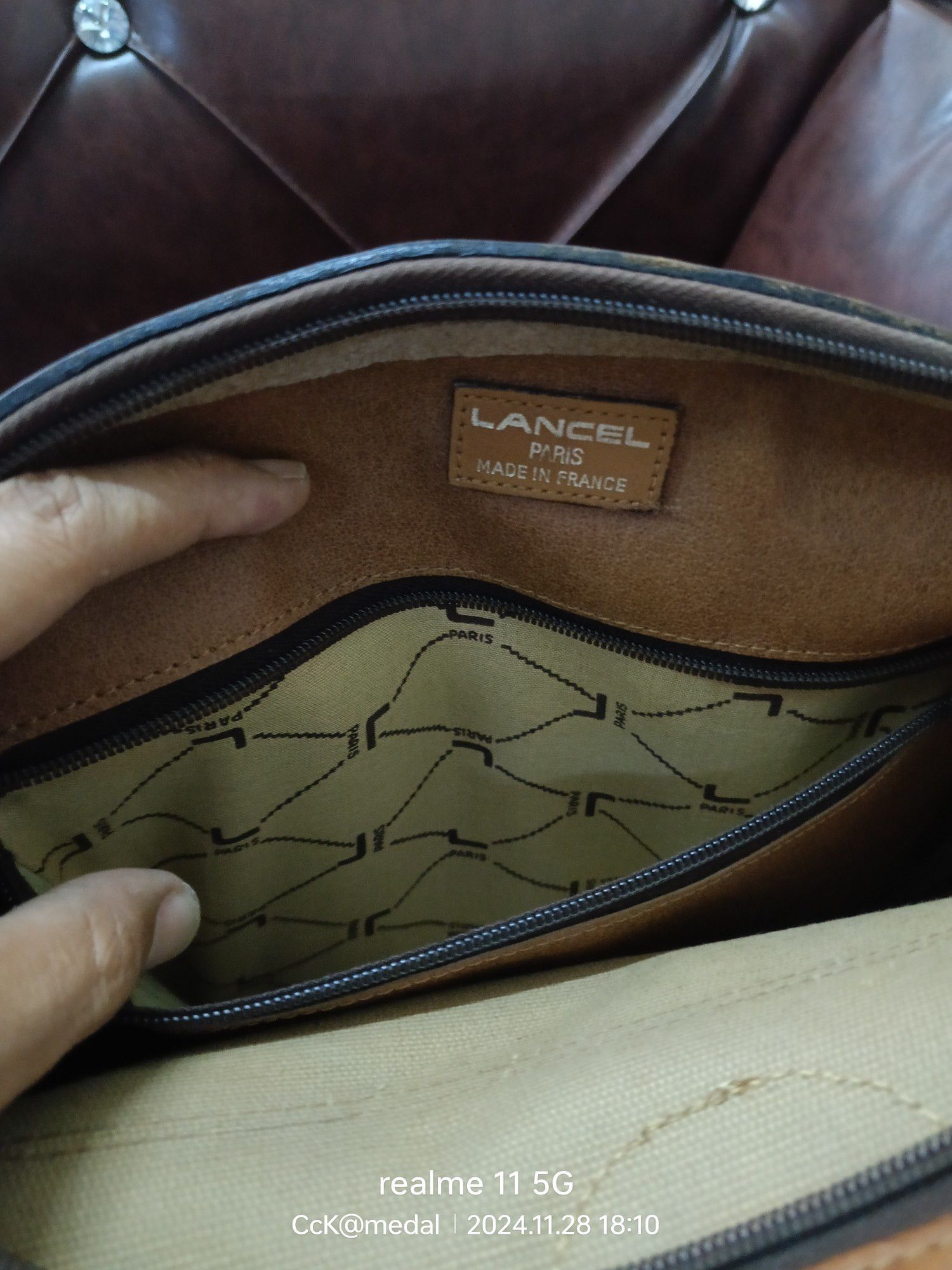 Lancel Authentic Lancel Shoulderbags *very clean inside Size ONE SIZE - 10 Thumbnail