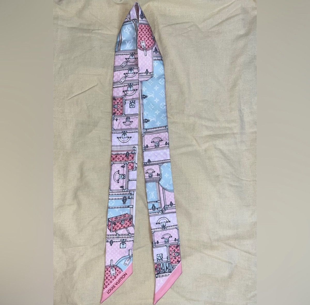 Louis Vuitton Louis Vuitton Bandeau Scarf Size ONE SIZE - 8 Thumbnail