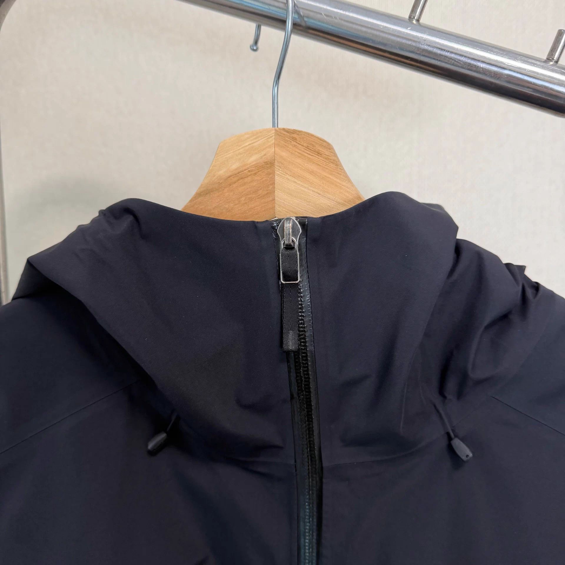 Arc'teryx Arcteryx Beta LT Gore-Tex Men's Black Hard Shell Jacket Size US XL / EU 56 / 4 - 3 Thumbnail