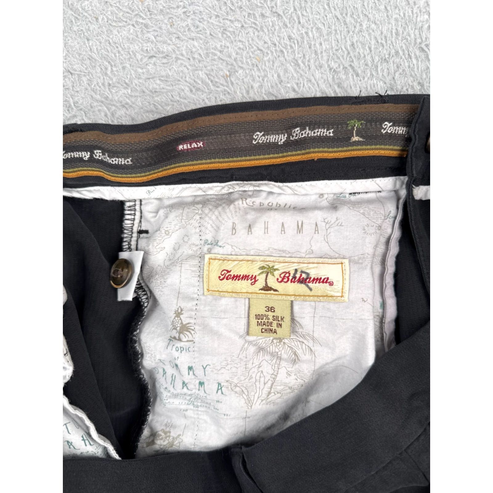 Tommy Bahama VINTAGE Tommy Bahama Bermuda Shorts Men 36 Black Silk Pleated Beach 9in Inseam Adult Regular Mens Size US 36 / EU 52 - 7 Thumbnail