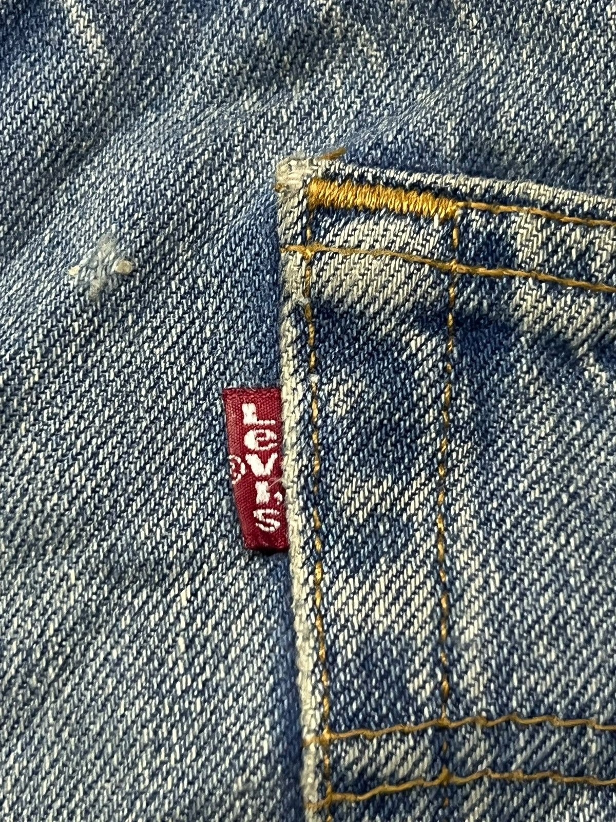 Levi's Loose Vintage 90s Levi’s 501 U.S.A - Faded Wash, Distressed Size US 37 - 11 Thumbnail