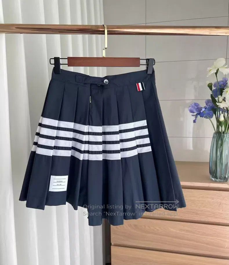 Thom Browne Thom Browne Ultra-classic pleated skirt Size 25" / US 0 / IT 36 - 1 Thumbnail