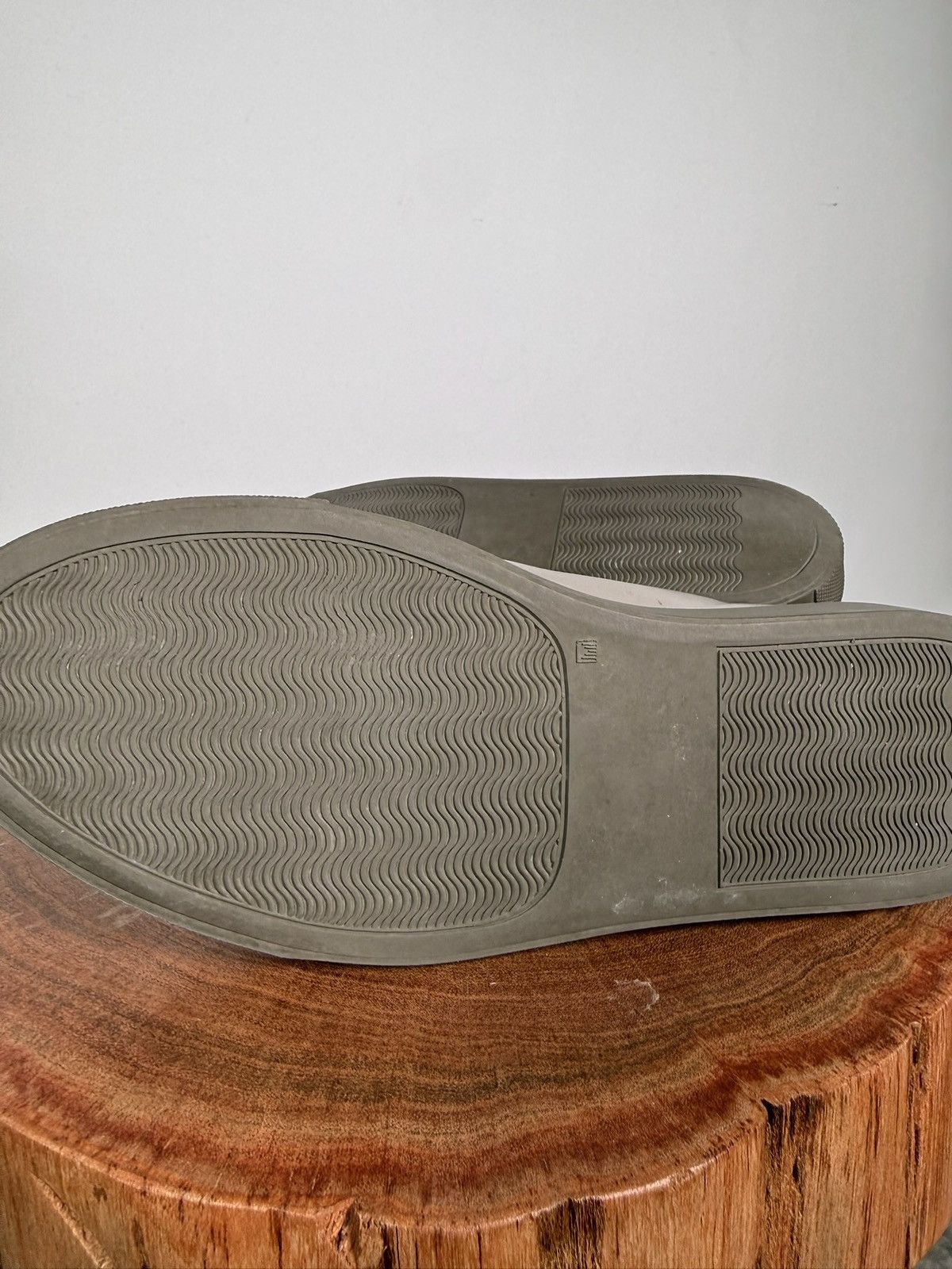 Common Projects Common Projects Women Achilles Low Leather Shoes Size US 7 / IT 37 - 6 Thumbnail