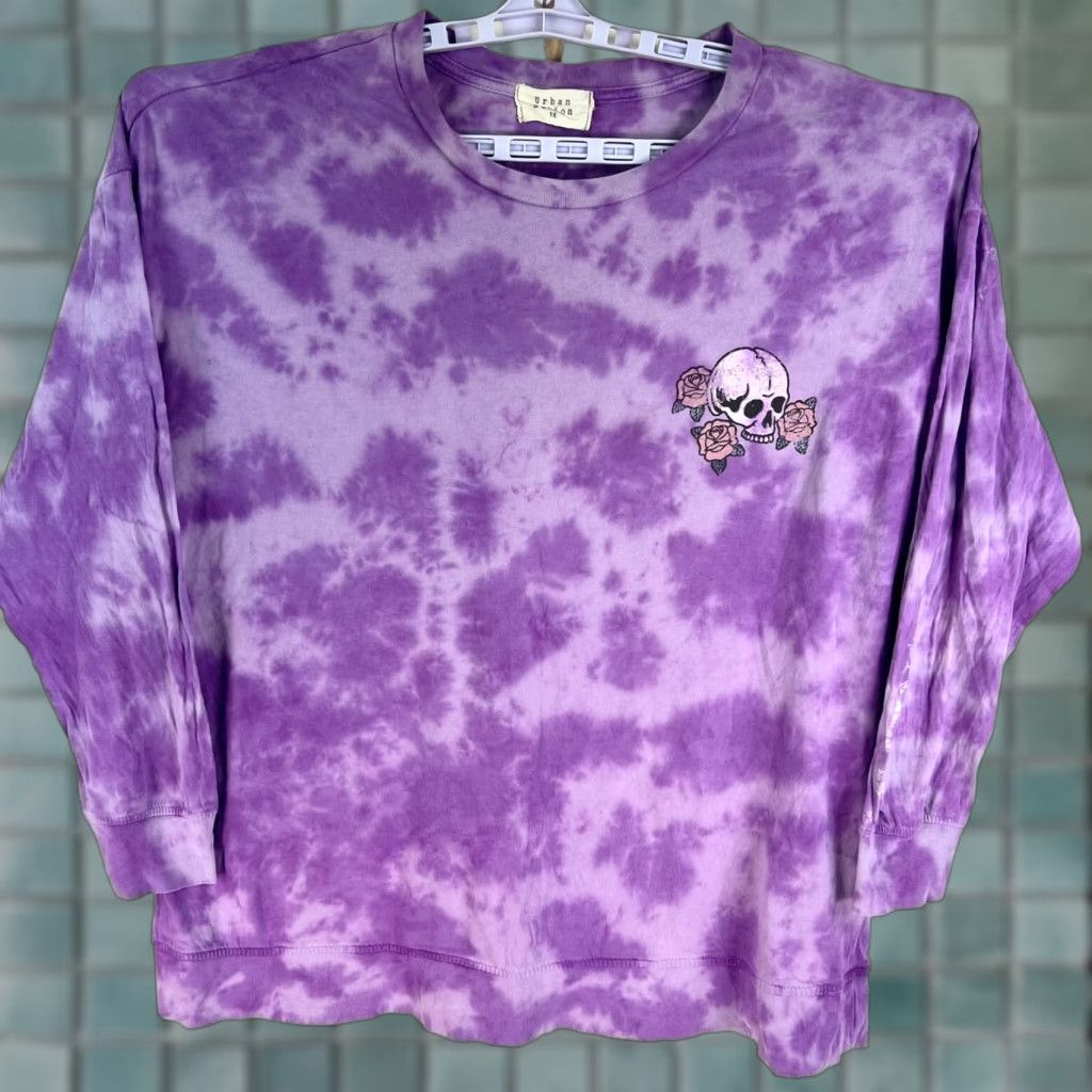 Vintage VINTAGE Urban Nation T-Shirt Long Sleeve Tie Dye Skull Roses Purple 1X Womens Size XL / US 12-14 / IT 48-50 - 1 Thumbnail