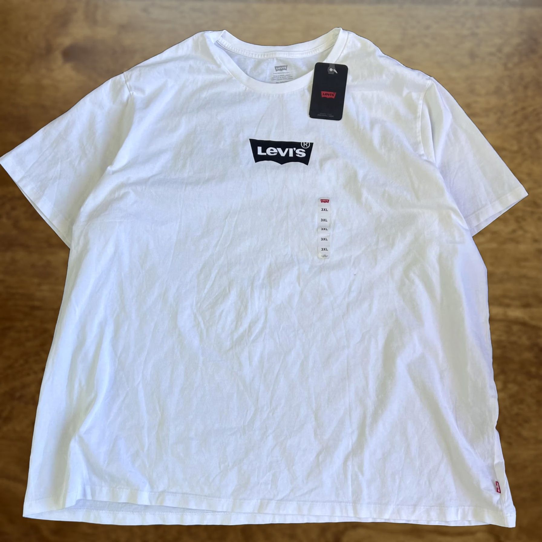 Levi's Levi's Mens T-Shirt 3XL White Graphic Print Back Aurora Borealis Nature Natual Wonders Crew Neck Short Sleeve Logo Tee Modern Vintage No N/A Size US XXL / EU 58 / 5 - 1 Thumbnail