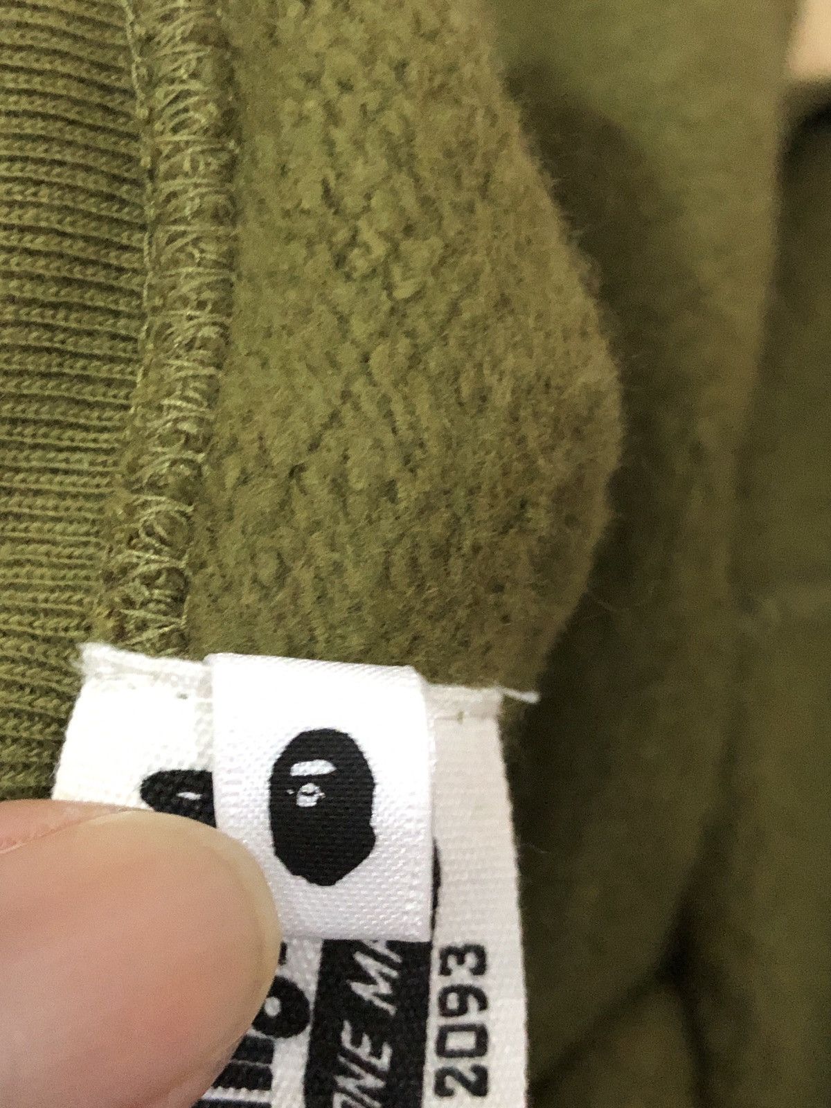 Bape A Bathing Ape 1st Camo Shark Sweatpants Size US 32 / EU 48 - 9 Thumbnail