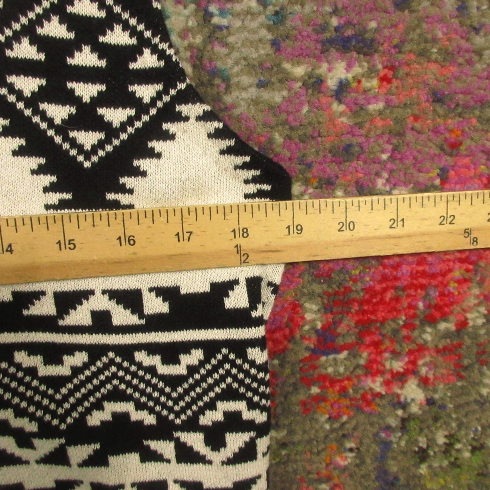 Chaps VINTAGE Chaps Sweater Vest Shirt Adults M Black White Southwestern Aztec Cowgirl Western EUC Size M / US 6-8 / IT 42-44 - 4 Thumbnail