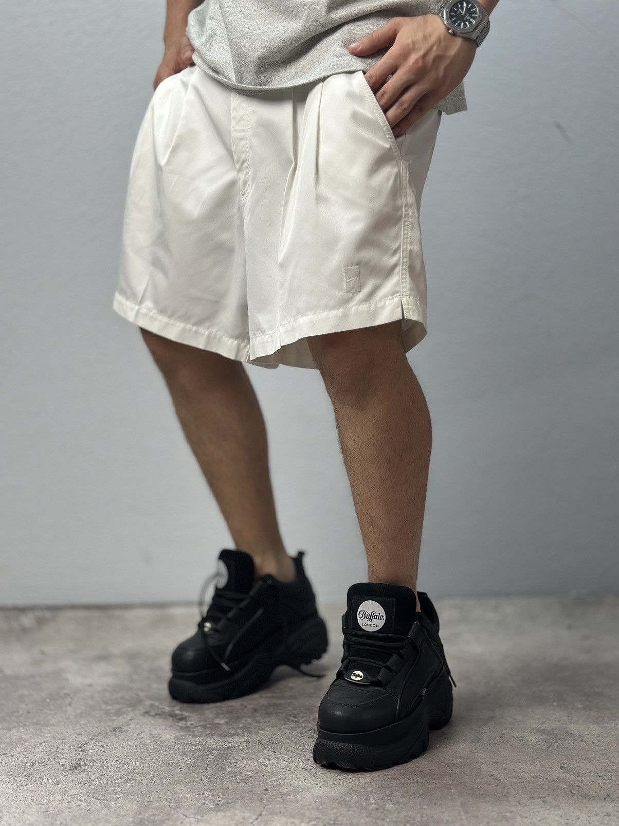 Nike Vintage Nike Shorts Court Swoosh Y2K white Federer Golf Size US 32 / EU 48 - 1 Thumbnail