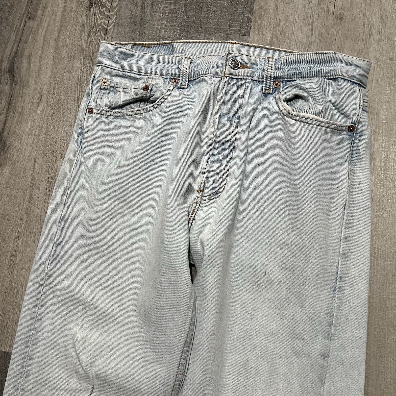 Levi's VTG Levis 501 Lightwash Blue Button Fly Straight Leg Jeans Size US 32 / EU 48 - 3 Thumbnail
