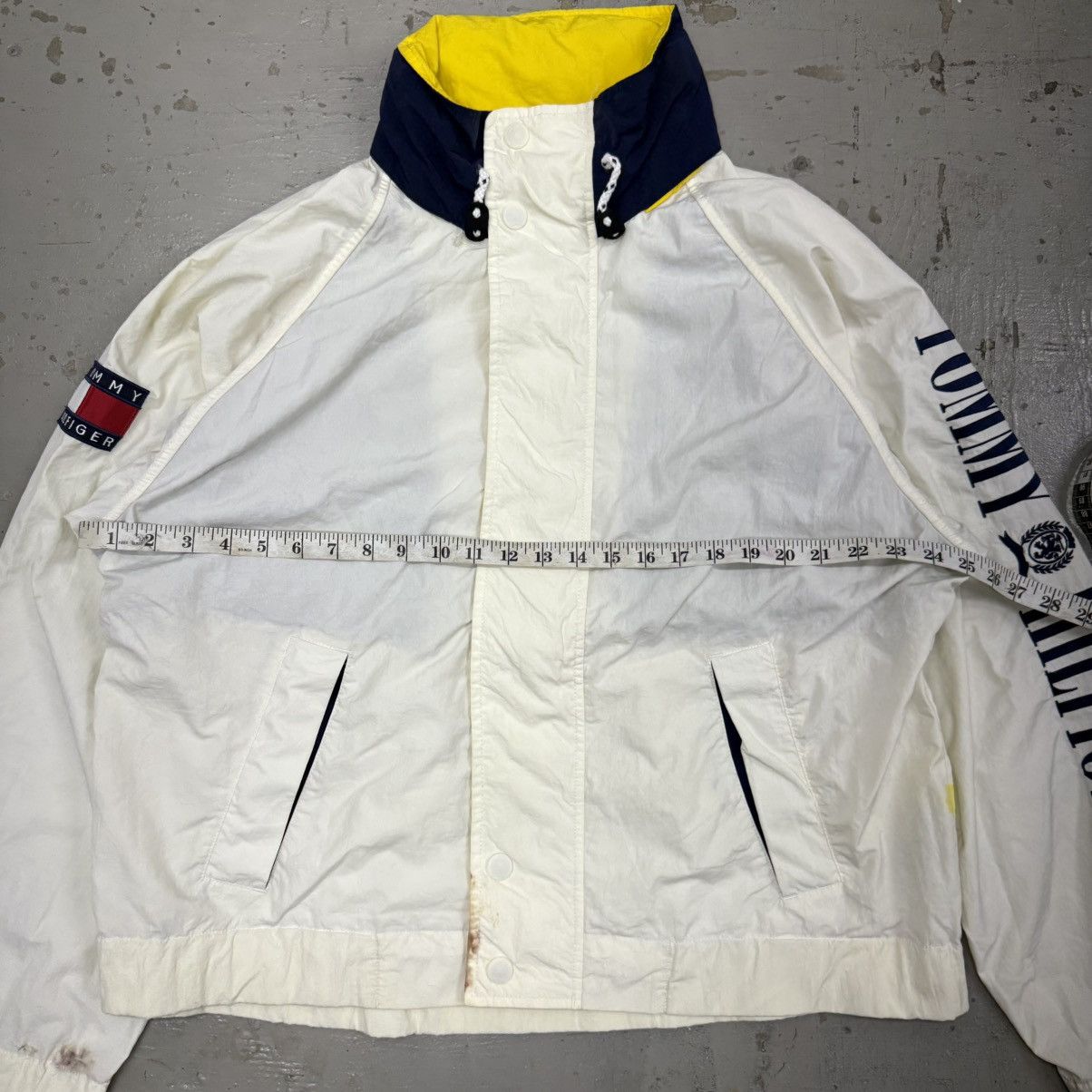 Tommy Hilfiger Vintage Tommy Hilfiger Spellout Windbreaker Jacket Size US L / EU 52-54 / 3 - 5 Thumbnail
