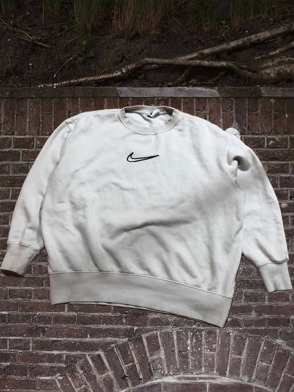 Nike Nike Embroidered Swoosh Sweatshirt streetwear Size US M / EU 48-50 / 2 - 1 Thumbnail