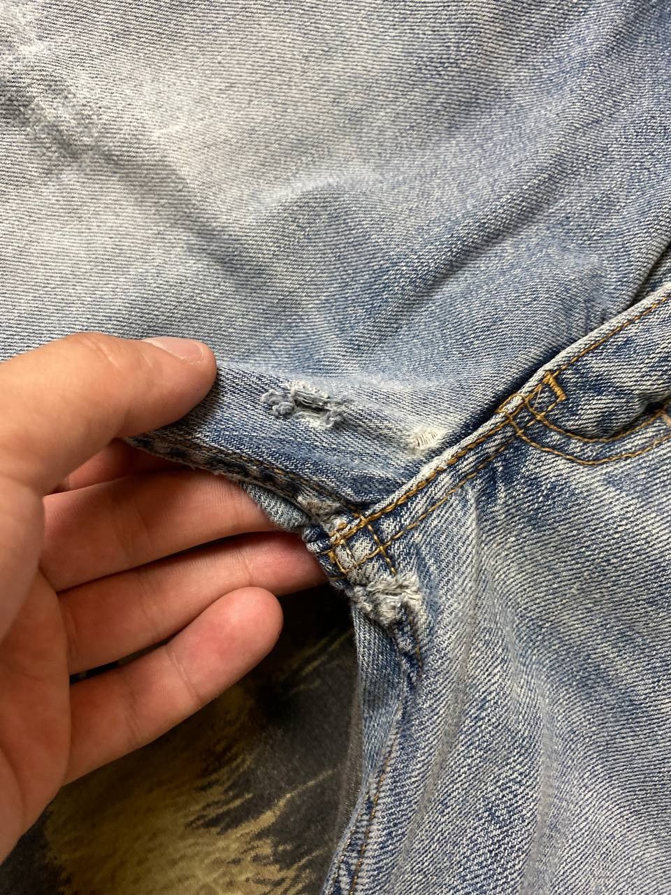 Levi's × Vintage Vintage Levi’s Distressed 505 Jeans Size US 34 / EU 50 - 7 Thumbnail