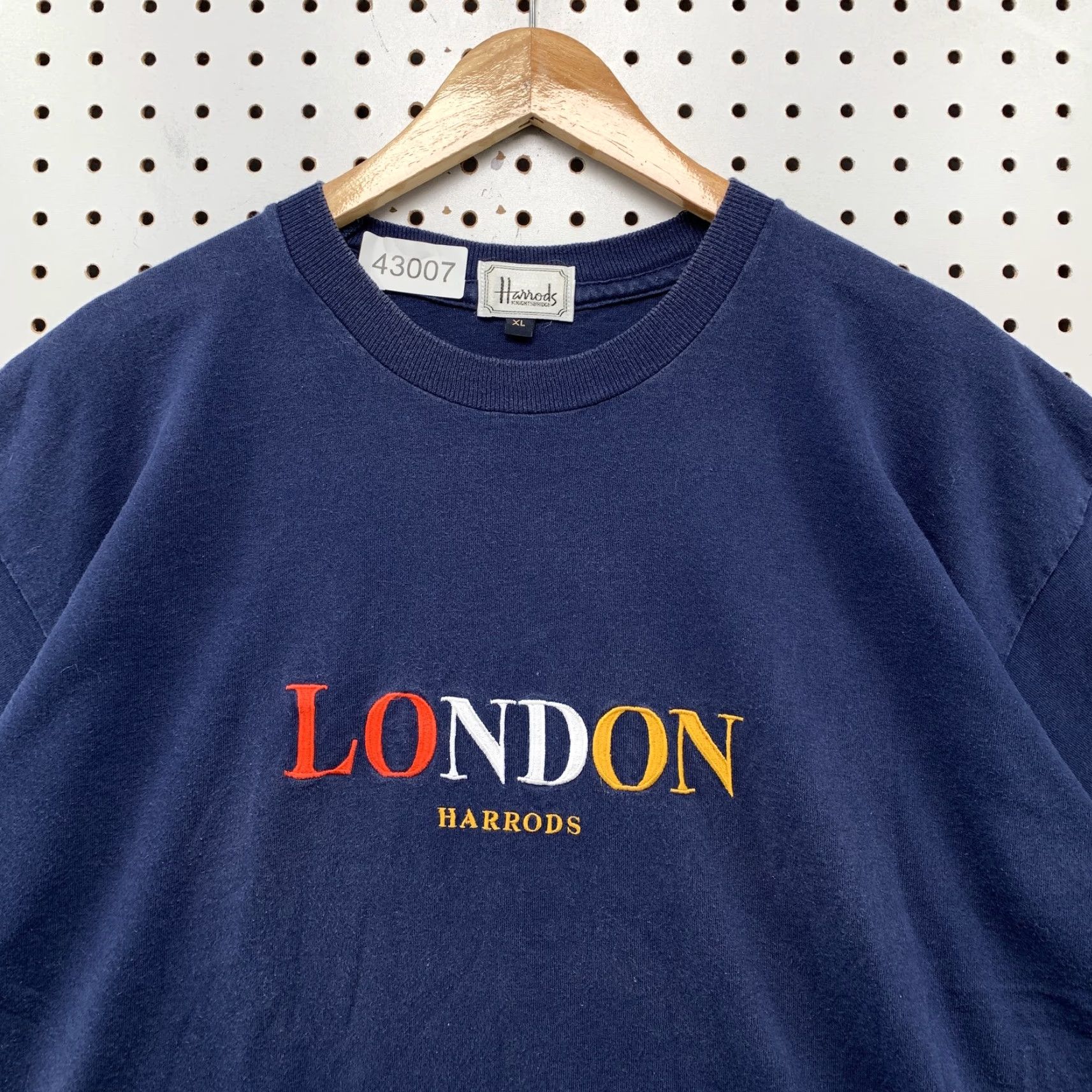 Harrods VINTAGE Harrods London Shirt Mens XL Blue Short Sleeve Embroidered 90s Size US XL / EU 56 / 4 - 2 Thumbnail