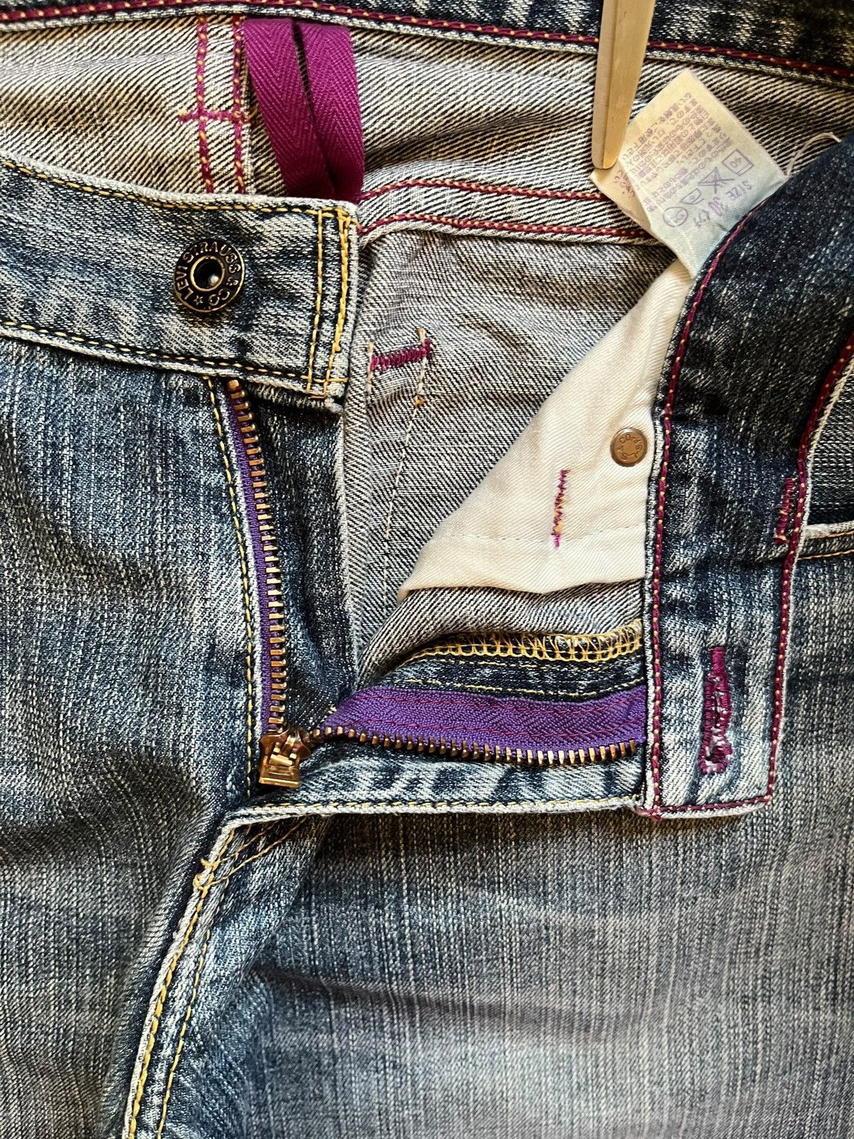Levi's Vintage 90s Levis 502 Blue Wash Distressed Loose Fit Jeans Size US 31 - 9 Thumbnail