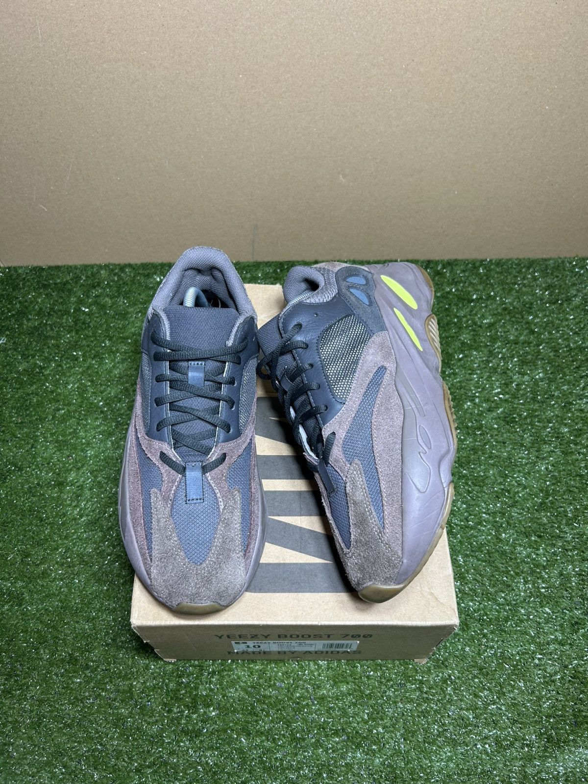 Adidas × Yeezy Yeezy 700 muave Size US 10 / EU 43 - 1 Thumbnail