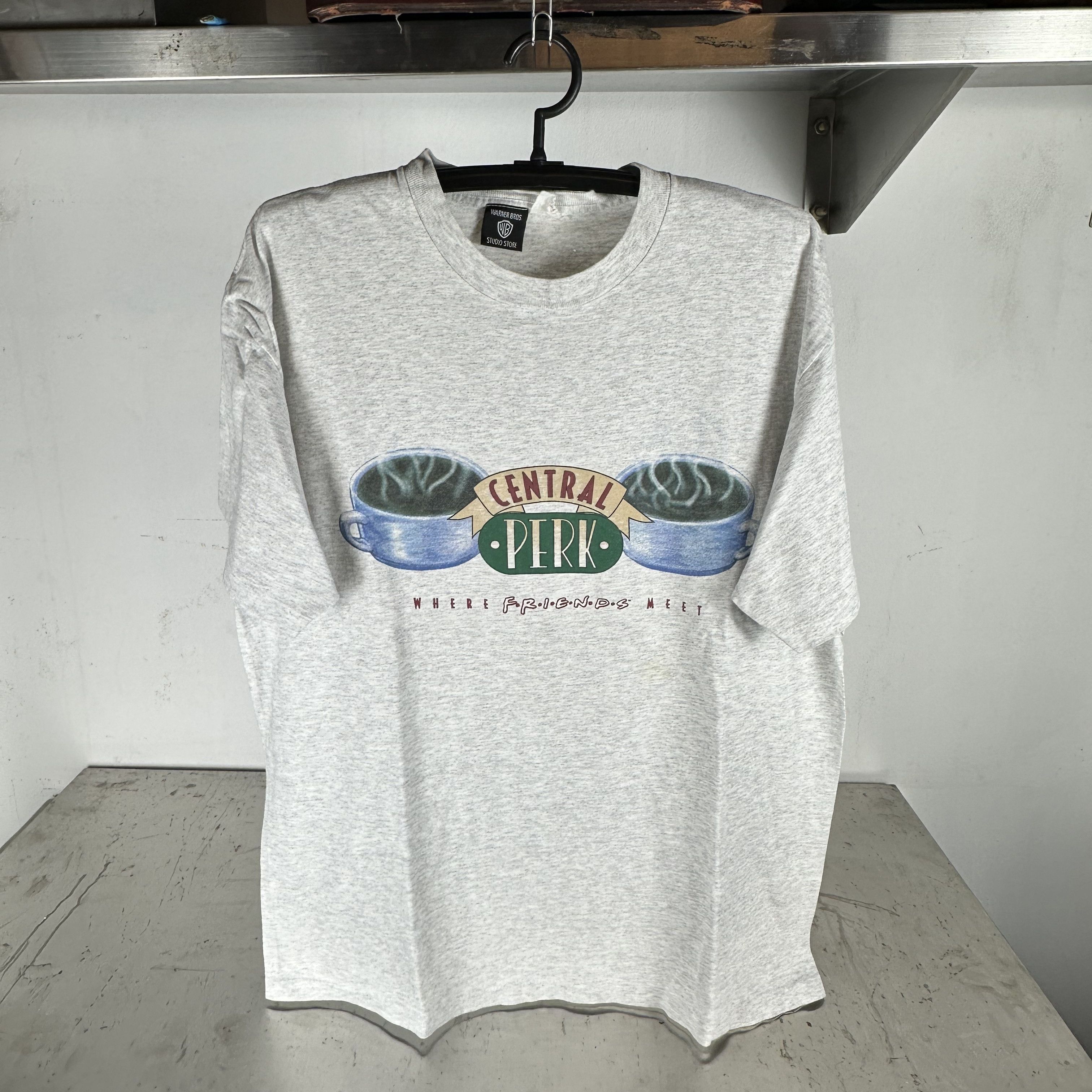Vintage ​Vintage 90s Friends TV Show Central Perk Promo T-Shirt Size US XL / EU 56 / 4 - 1 Thumbnail