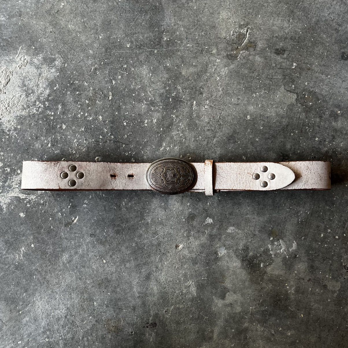 Levi's Vintage Clothing VINTAGE LEVI’S STUDDED LEATHER BELT Size 32 - 1 Thumbnail