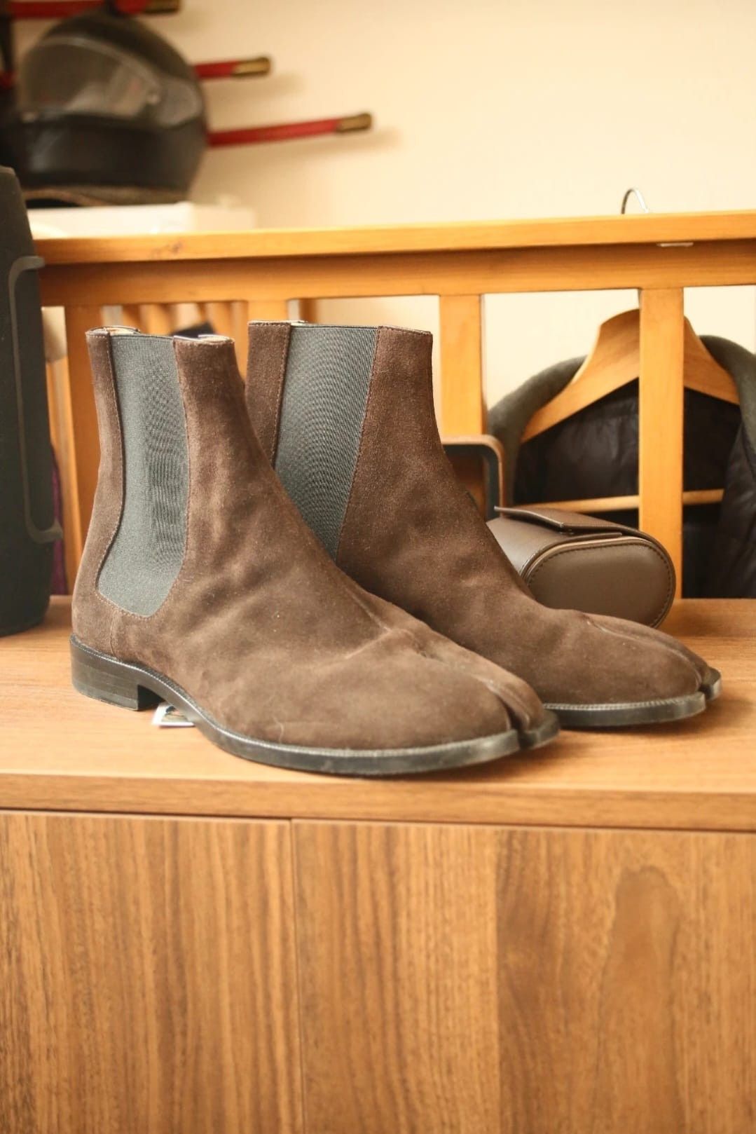 Maison Margiela Maison Margiela Tabi Chelsea Boots Brown Size US 9 / EU 42 - 1 Thumbnail