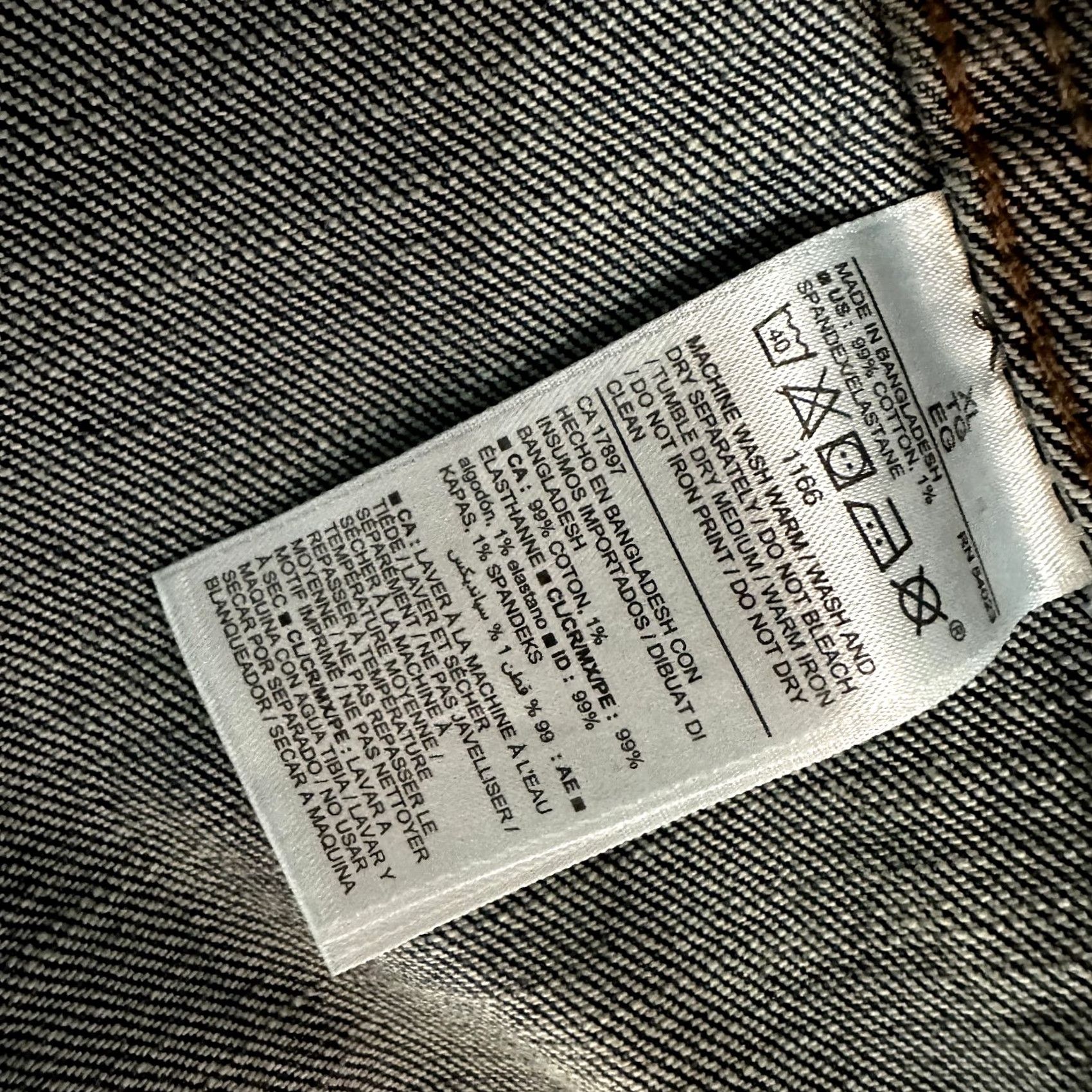 Old Navy Old Navy Denim Jacket Blue Men's XL Distressed Look EUC Denim Jacket Men XL Blue Size US 36 / EU 52 - 5 Thumbnail