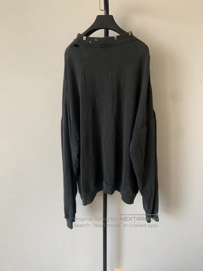 Balenciaga Balenciaga Solid Color Perforated Metal Accessory Round Ne Size US L / EU 52-54 / 3 - 2 Thumbnail