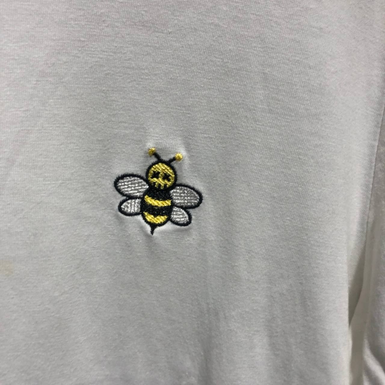 Dior × Kaws Dior X Kaws Bee small embroidered tee Size US M / EU 48-50 / 2 - 4 Thumbnail