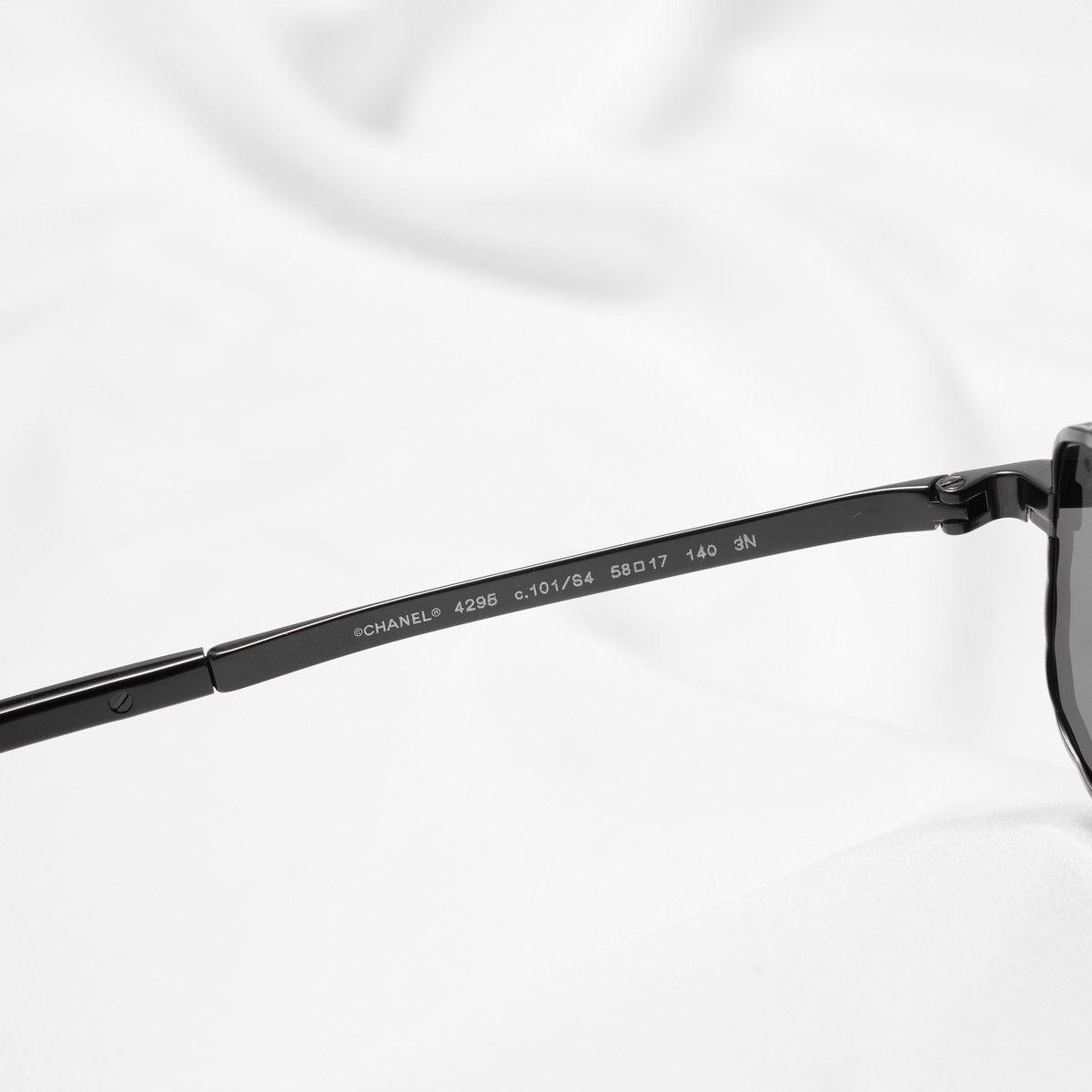 Chanel CHANEL 0CH4295 C101S4 SUNGLASSES Size ONE SIZE - 4 Thumbnail