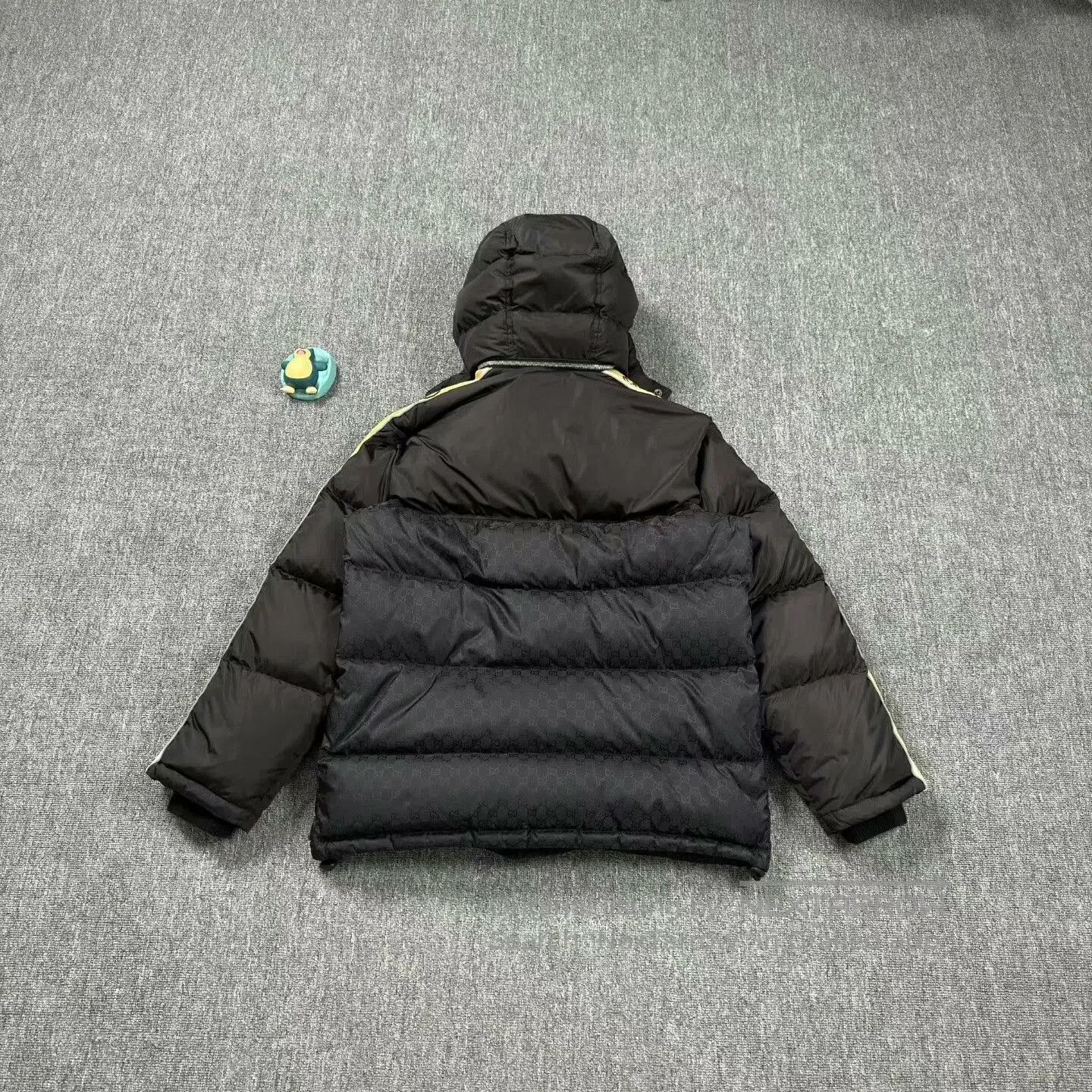 Gucci gucci black reflective puffer jacket size 46. Size US L / EU 52-54 / 3 - 2 Thumbnail