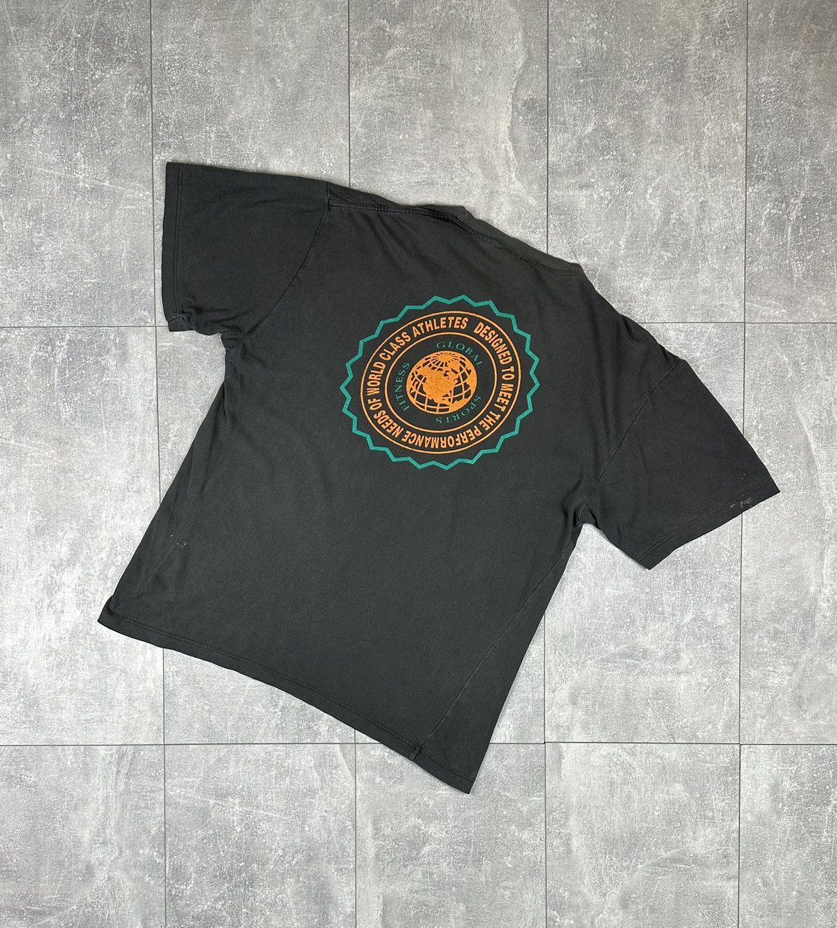 Nike Nike vintage Retro Overprint Logo Mens T-Shirt Size US XL / EU 56 / 4 - 1 Thumbnail