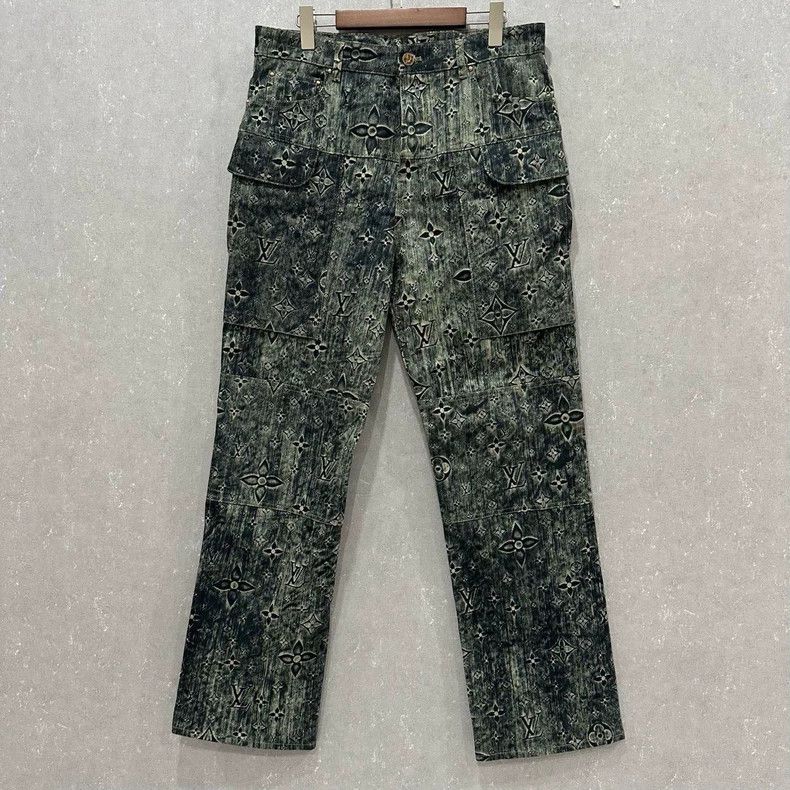 Louis Vuitton Louis Vuitton Rendering presbyopic jeans printed with logo Size US 32 / EU 48 - 1 Thumbnail