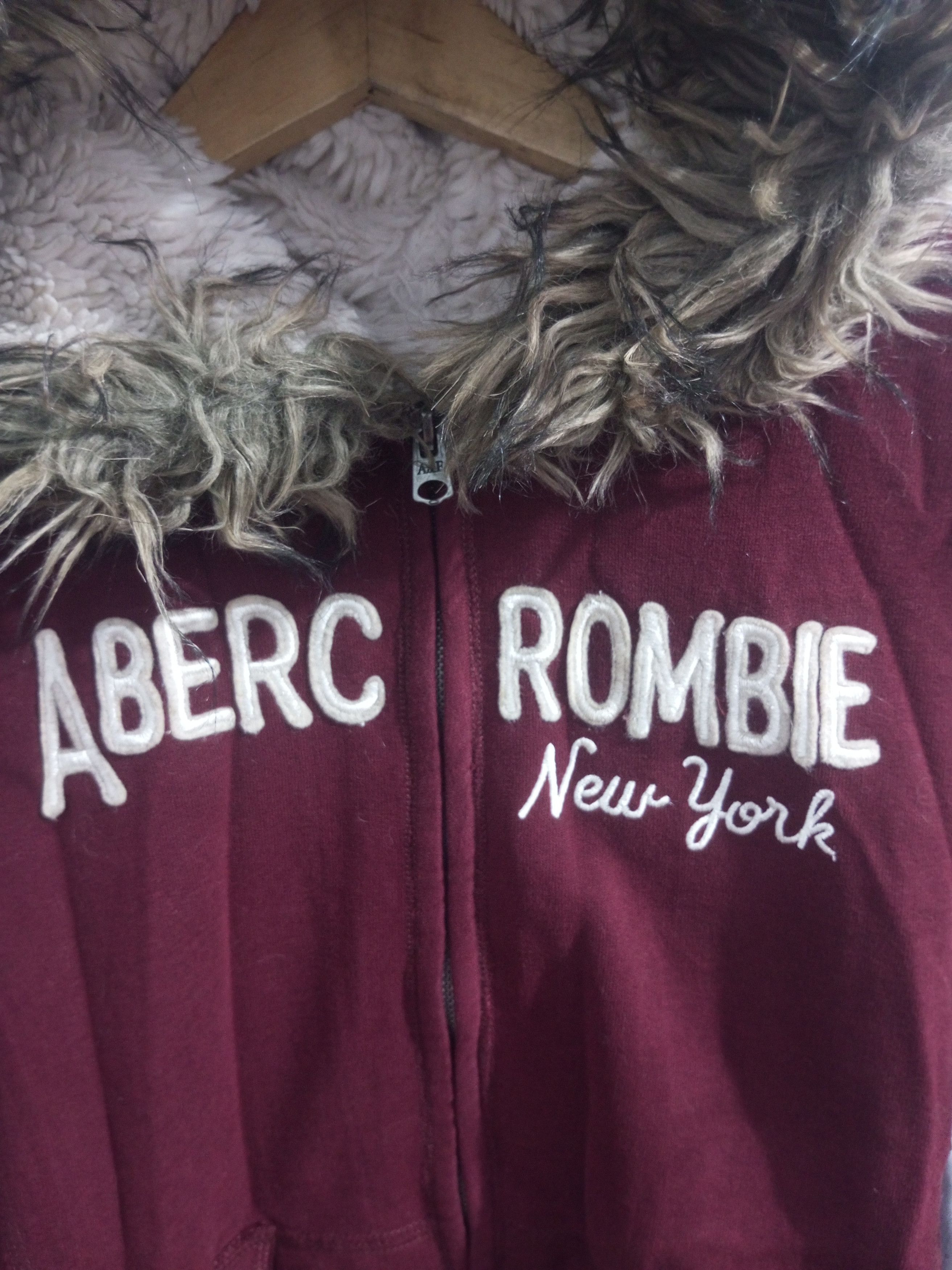 Abercrombie & Fitch Vintage abercrombie maroon fur hoodie Size US S / EU 44-46 / 1 - 2 Thumbnail