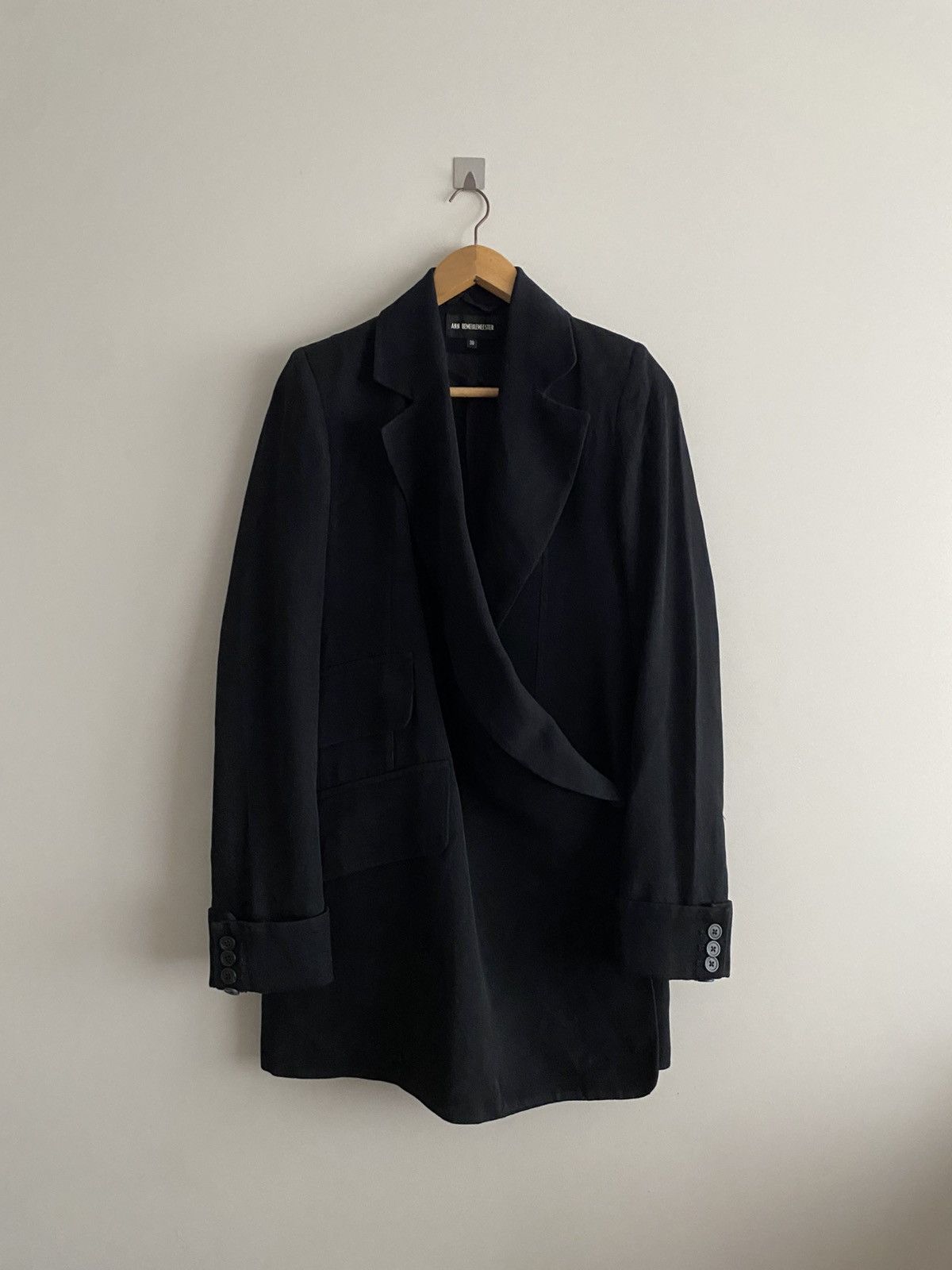 Ann Demeulemeester Ann Demeulemeester avantgarde black coat with asymmetric cut Size XS / US 0-2 / IT 36-38 - 2 Thumbnail