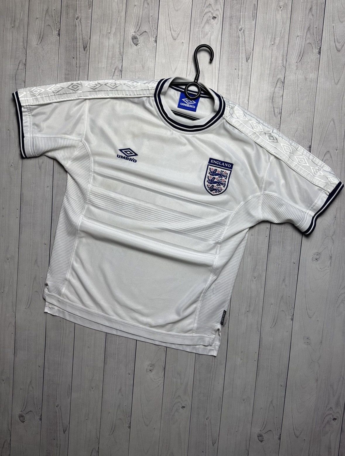 Umbro × Vintage Vintage England soccer jersey Umbro size M white Size US M / EU 48-50 / 2 - 2 Thumbnail