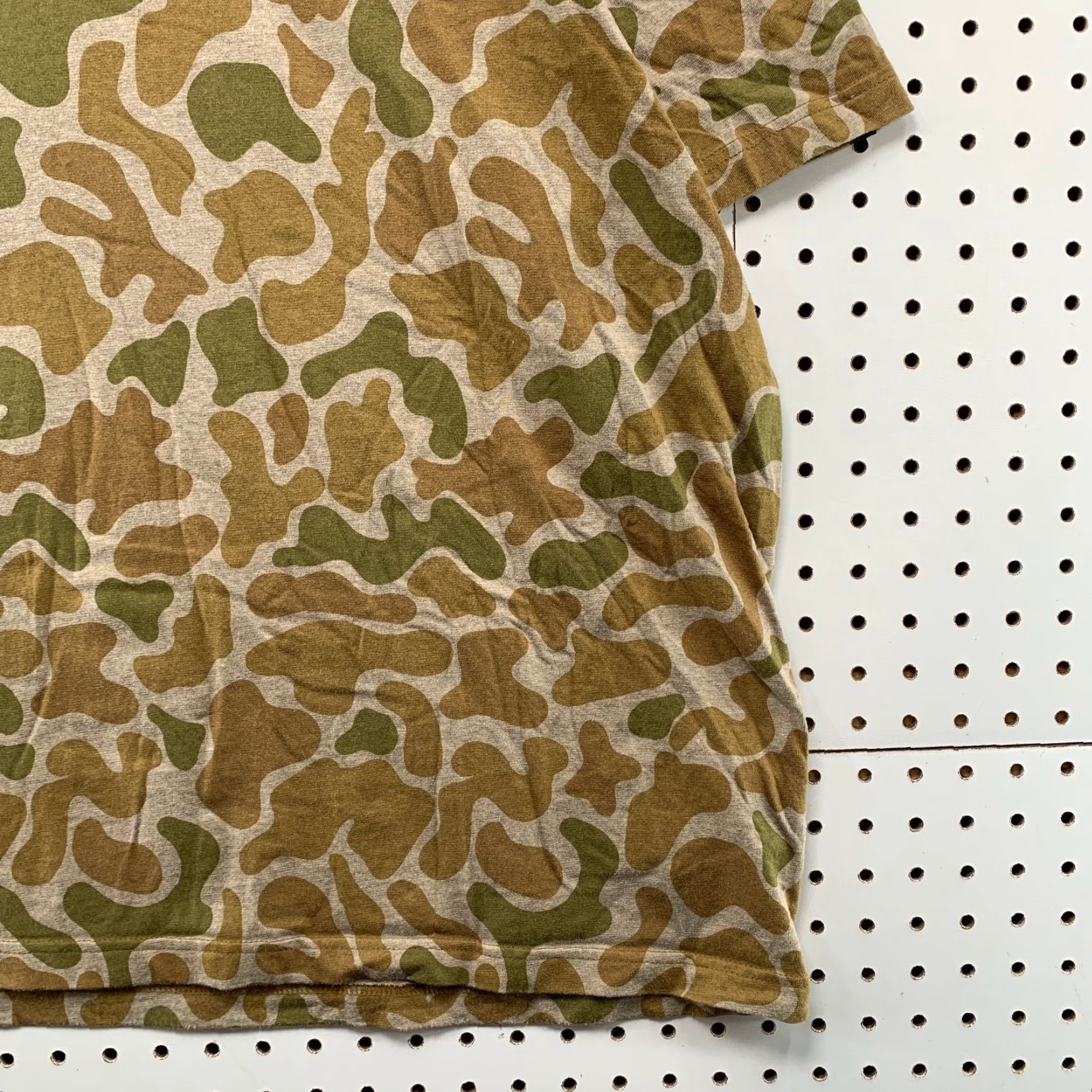 Vintage Alaskan Hardgear Duluth Camouflage T Shirt Mens 3XL Crew Neck Green Outdoor 90s Style Mens Size US XXL / EU 58 / 5 - 7 Thumbnail