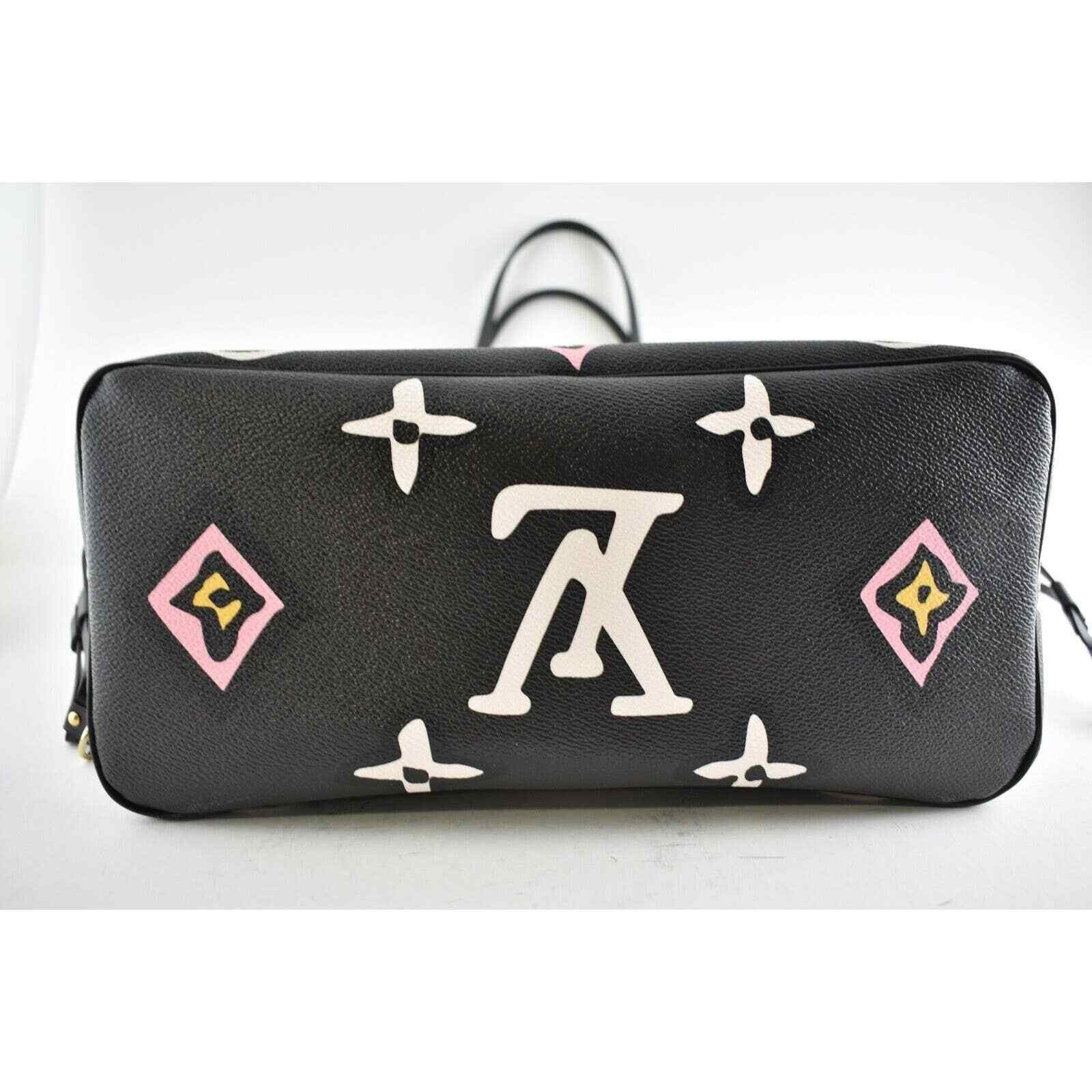 Louis Vuitton Louis Vuitton At Heart Black White Tote Handle Shoulder Bag Size ONE SIZE - 12 Thumbnail