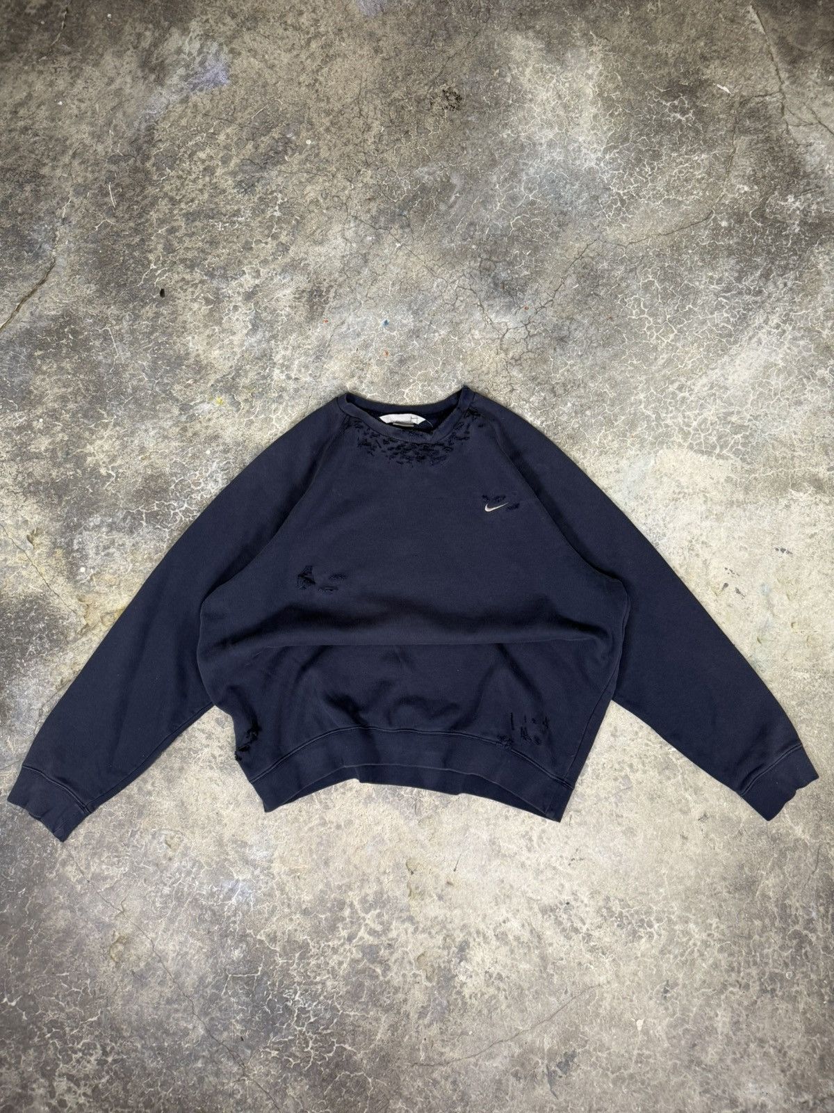 Vintage Vintage Thrashed Nike Sweater Size US XL / EU 56 / 4 - 2 Thumbnail