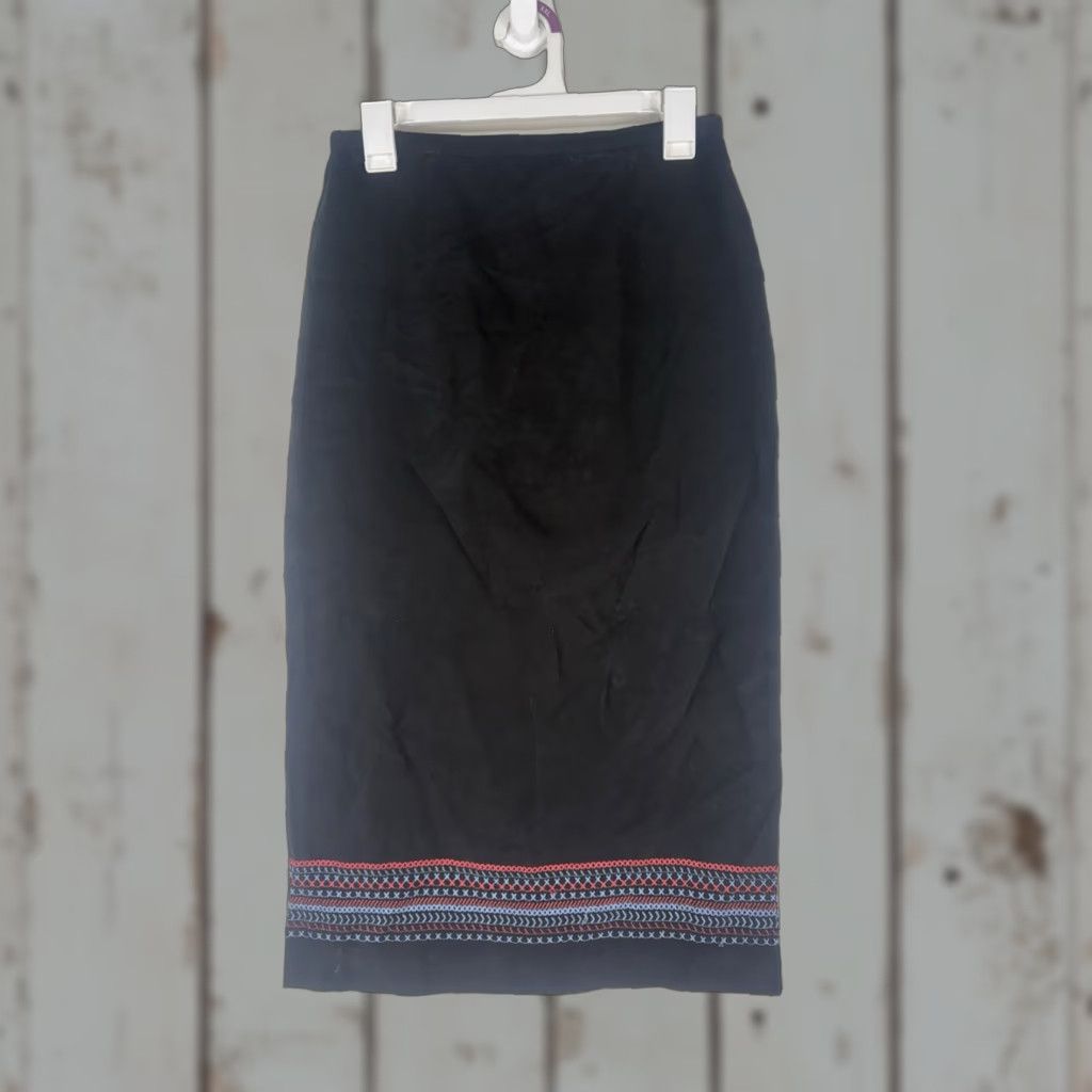 Vintage Vintage Petite Sophisticate Black Embroidered Maxi Skirt Womens Size 8 Hong Kong Size 30" / US 8 / IT 44 - 1 Thumbnail