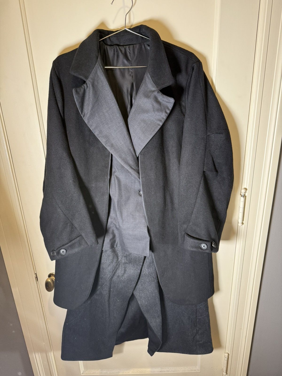 Other Myus Studio FW24 "Death of Salesman" Layered Trenchcoat Size L / US 10 / IT 46 - 1 Thumbnail