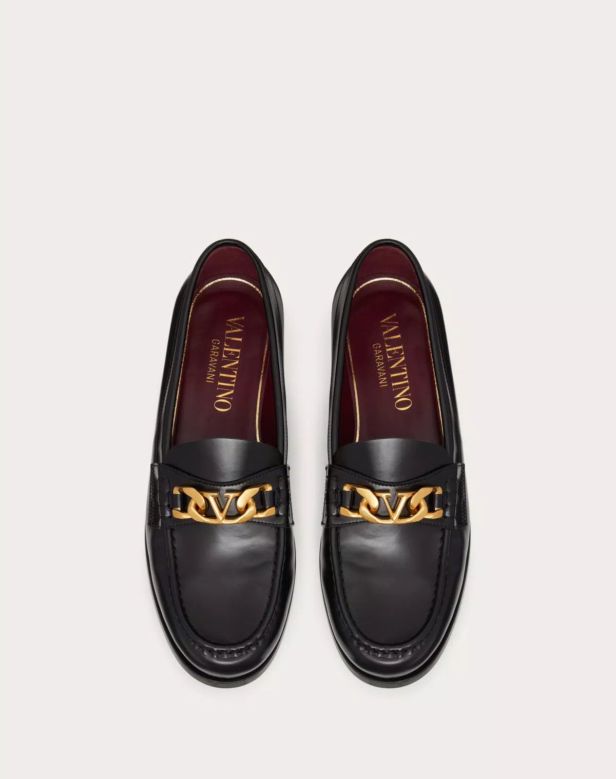 Valentino oc11z0625 Vlogo Chain Calfskin Loafer in Black Size US 7 / EU 40 - 4 Thumbnail