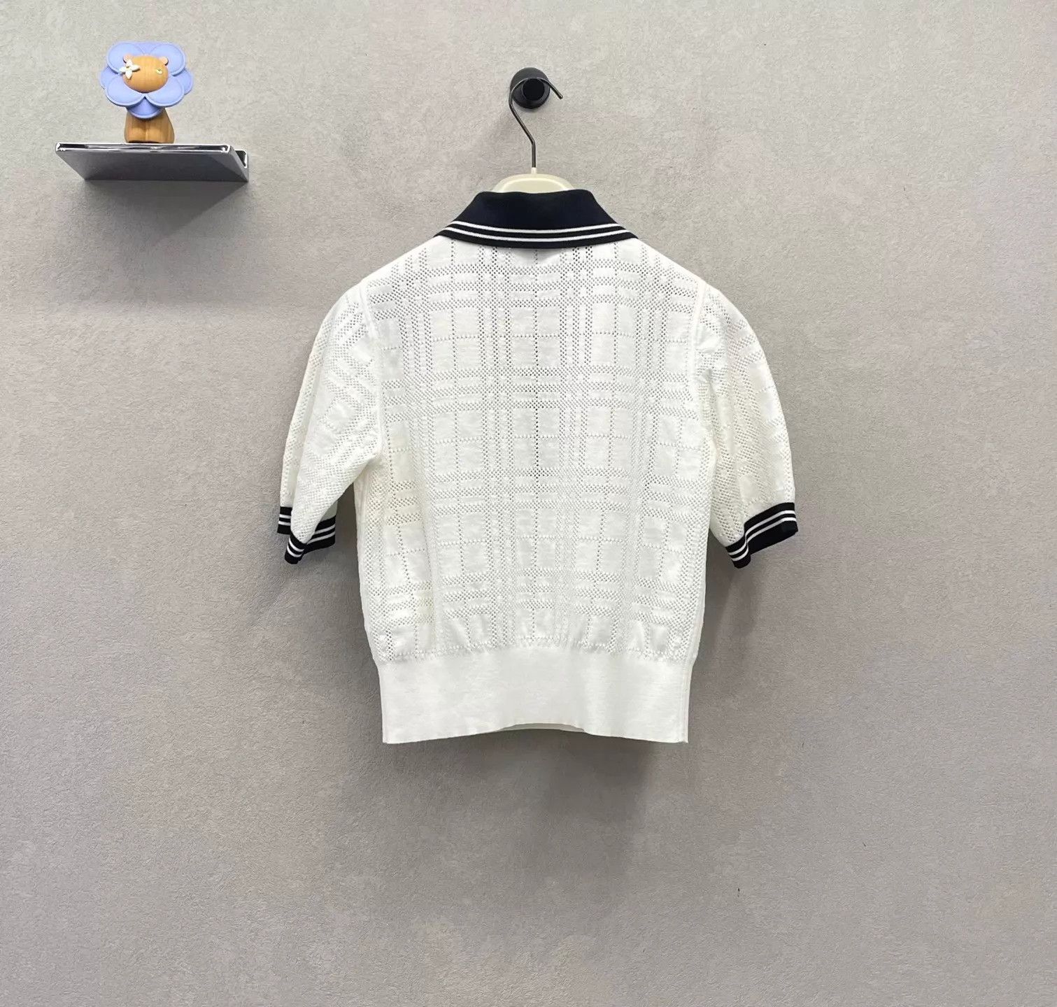 Burberry Burberry Women's Check Polo Collar Slim Top XS Size XS / US 0-2 / IT 36-38 - 2 Thumbnail